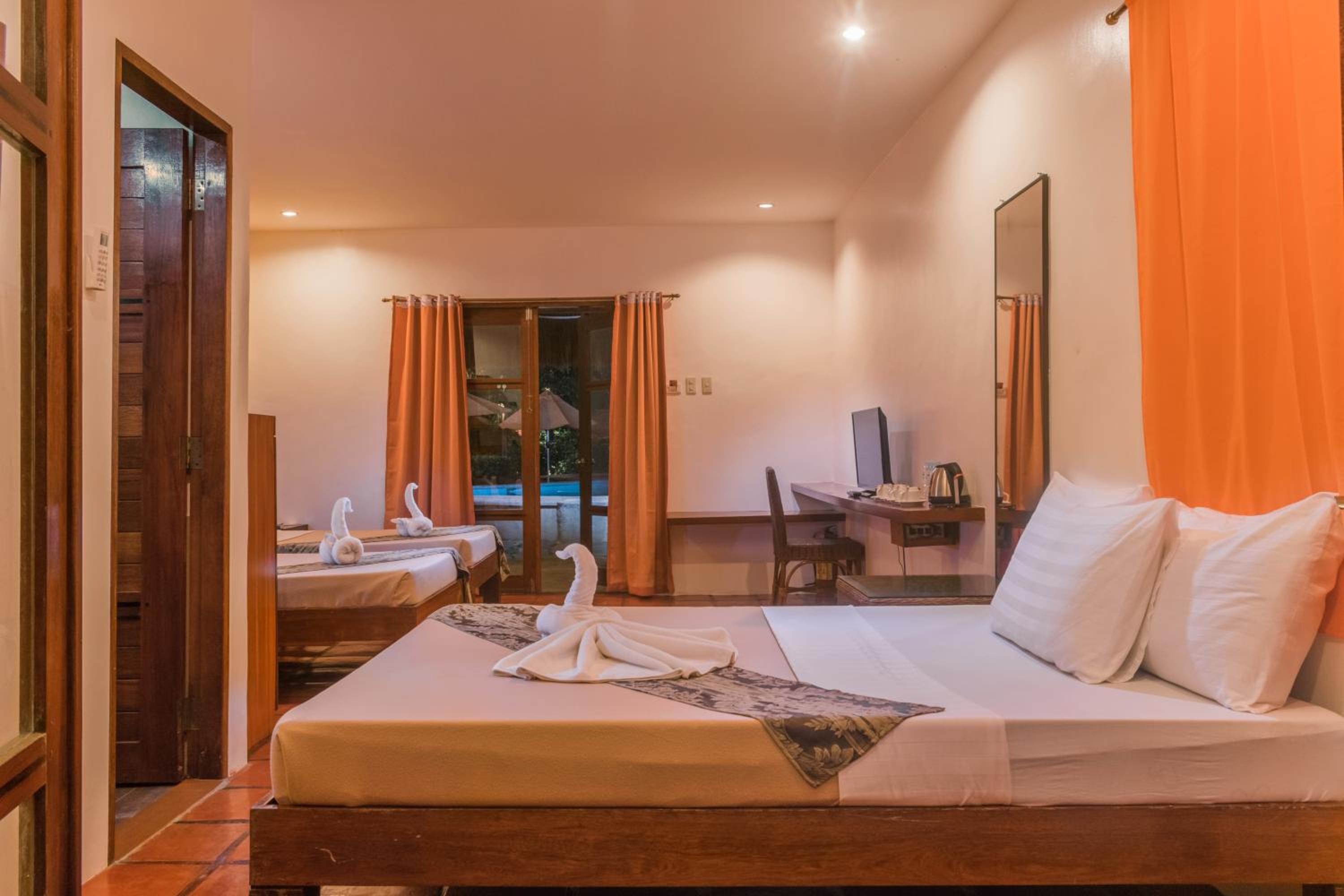 Family Room (4 Adults)