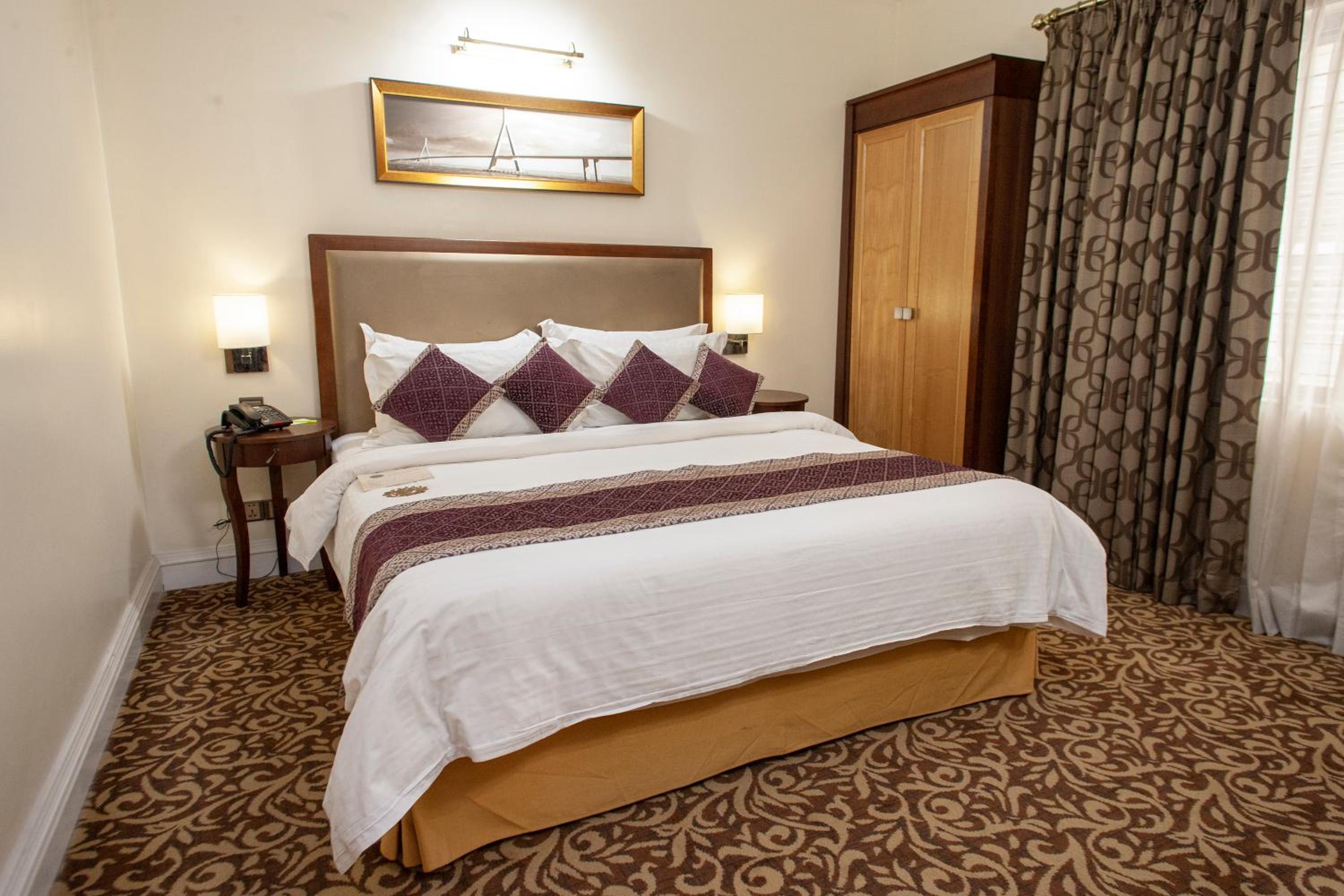 Suite with 10% discount on Food, 10% discount on Laundry, 10% discount on SPA