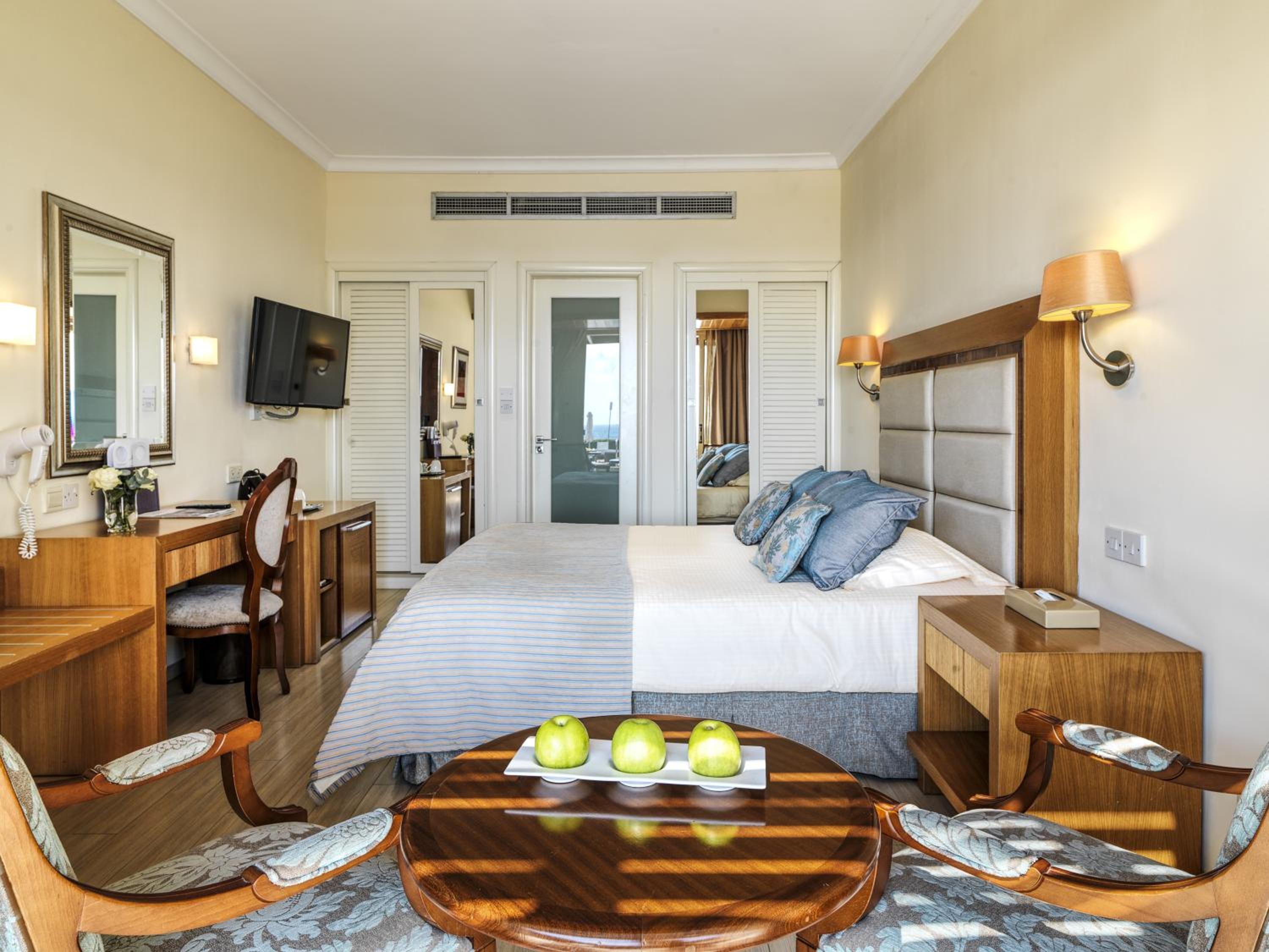 Superior Cabana Sea View with Pool (18+ years old)