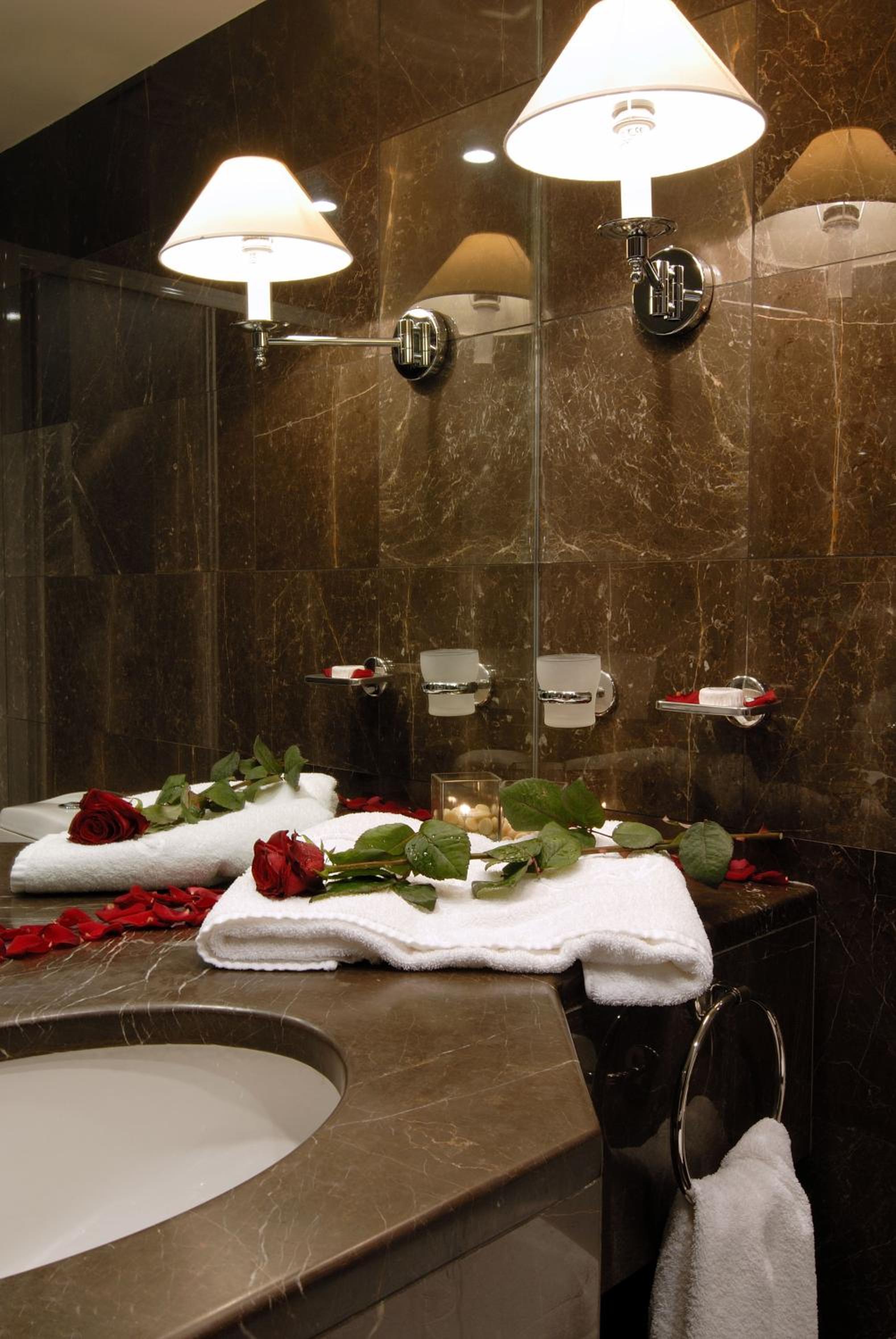 Junior Suite with Acropolis View