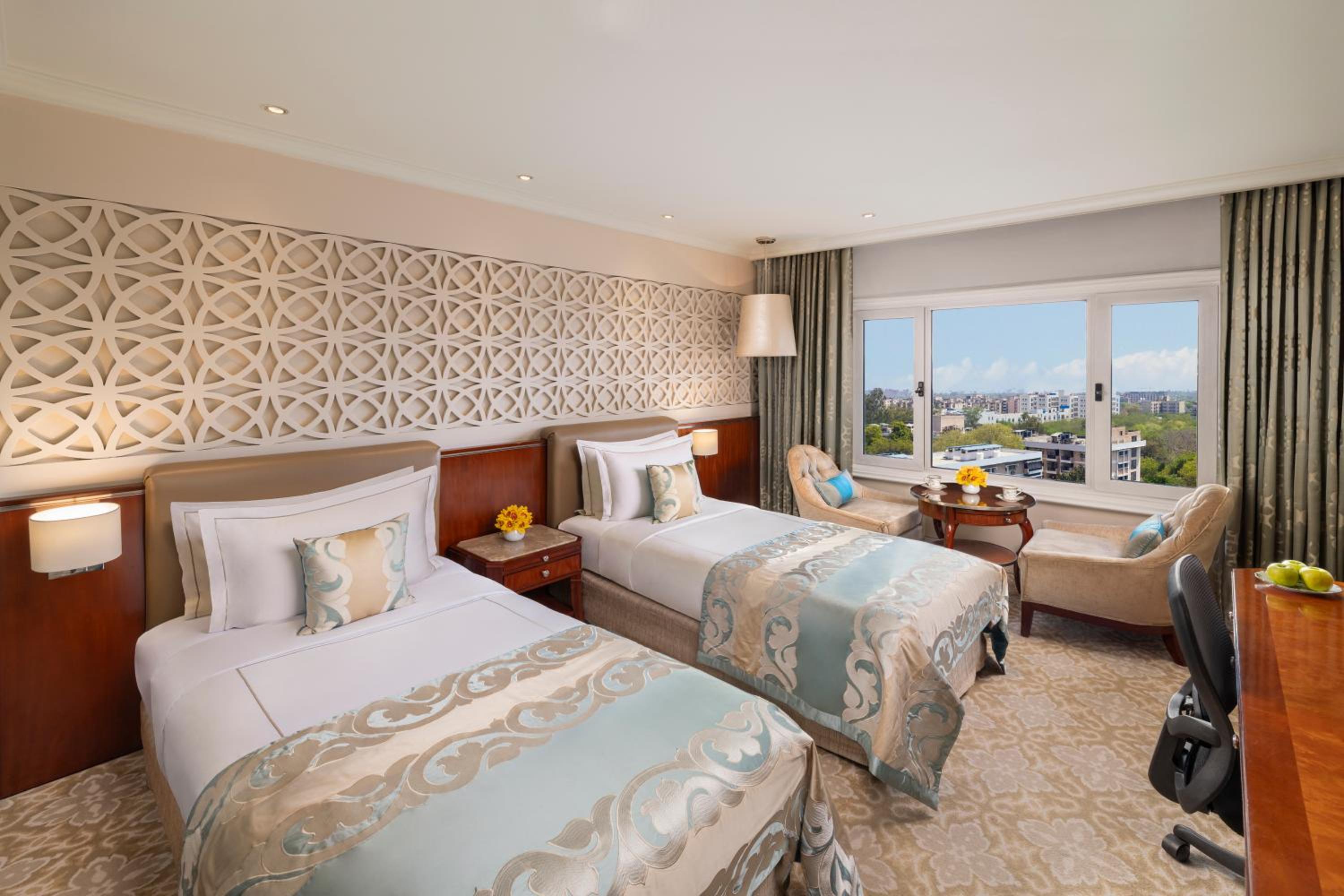 Deluxe Room Twin Bed Diplomatic Enclave View