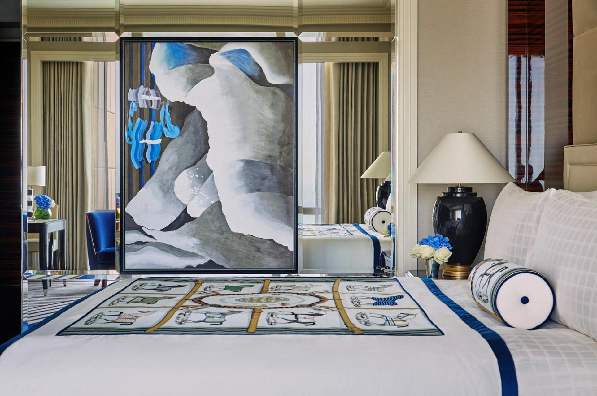 Deluxe Room Twin Beds