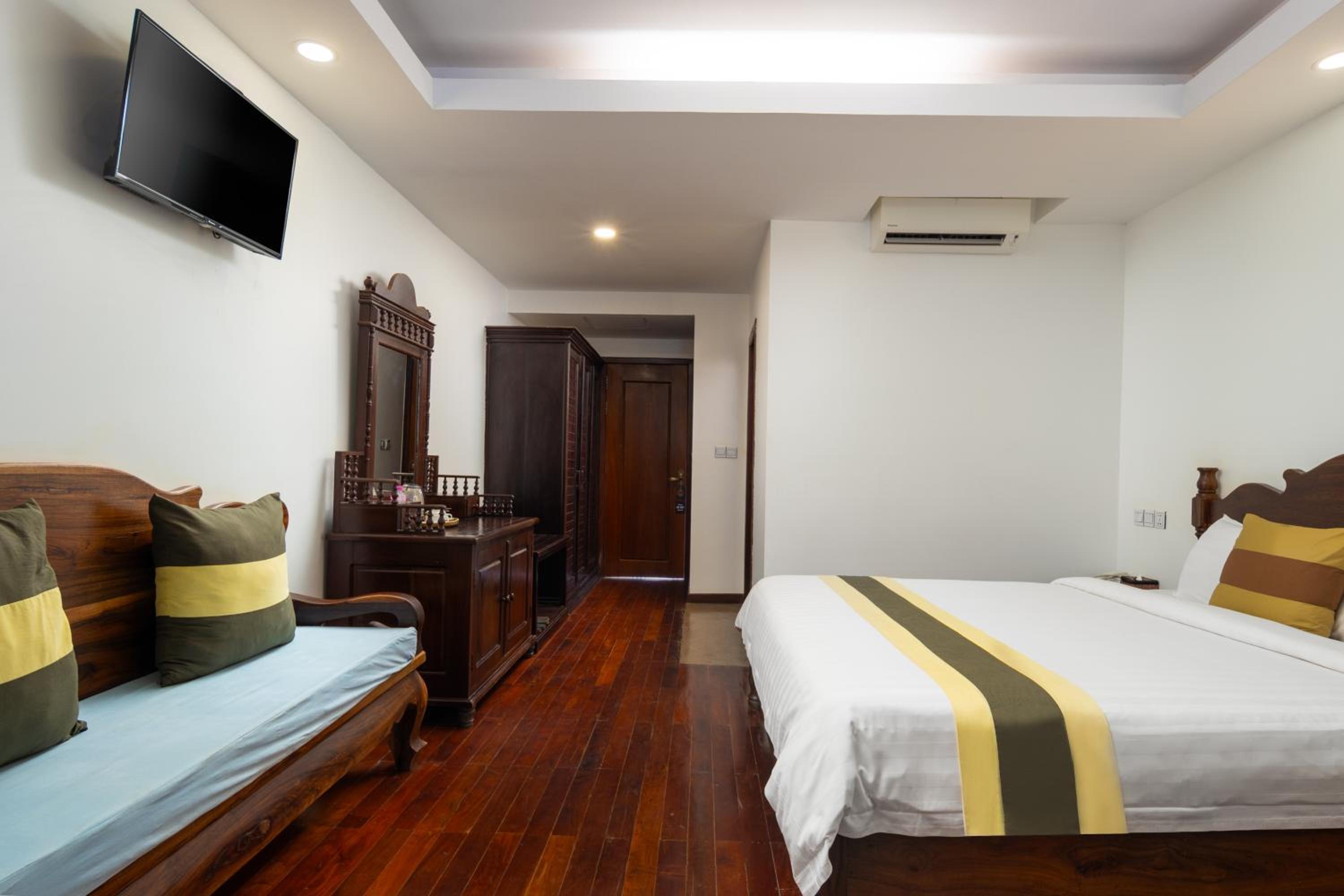 Deluxe Double Room Pool View 