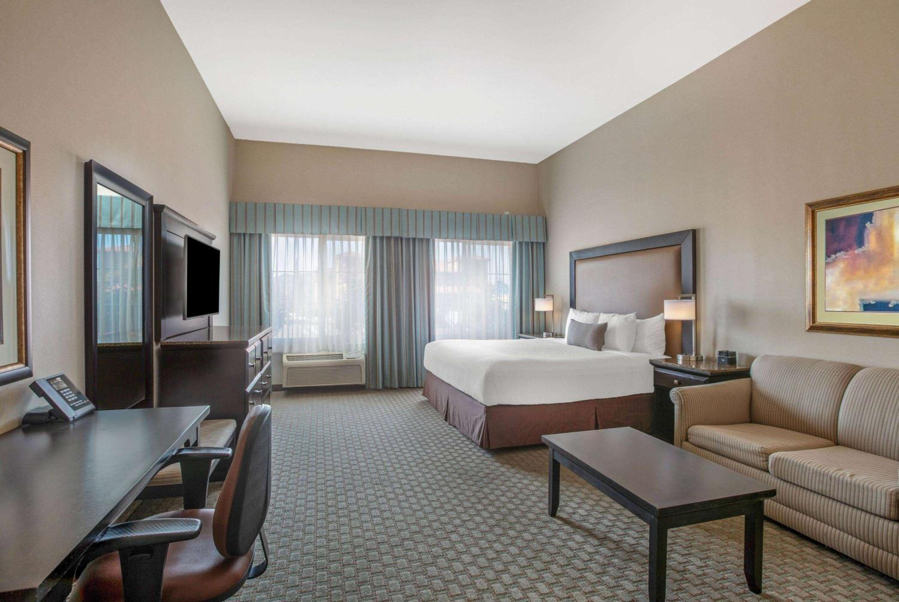 Executive King Room with Sofa Bed