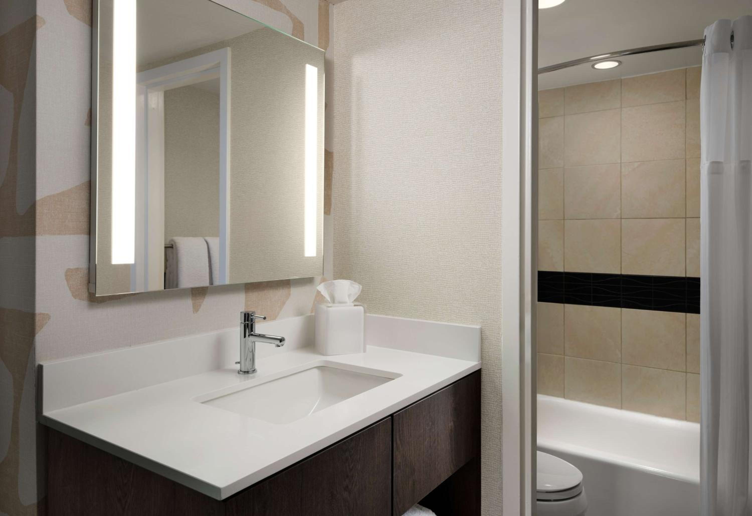 Two Bedroom Suite - King + Queen - Lake View