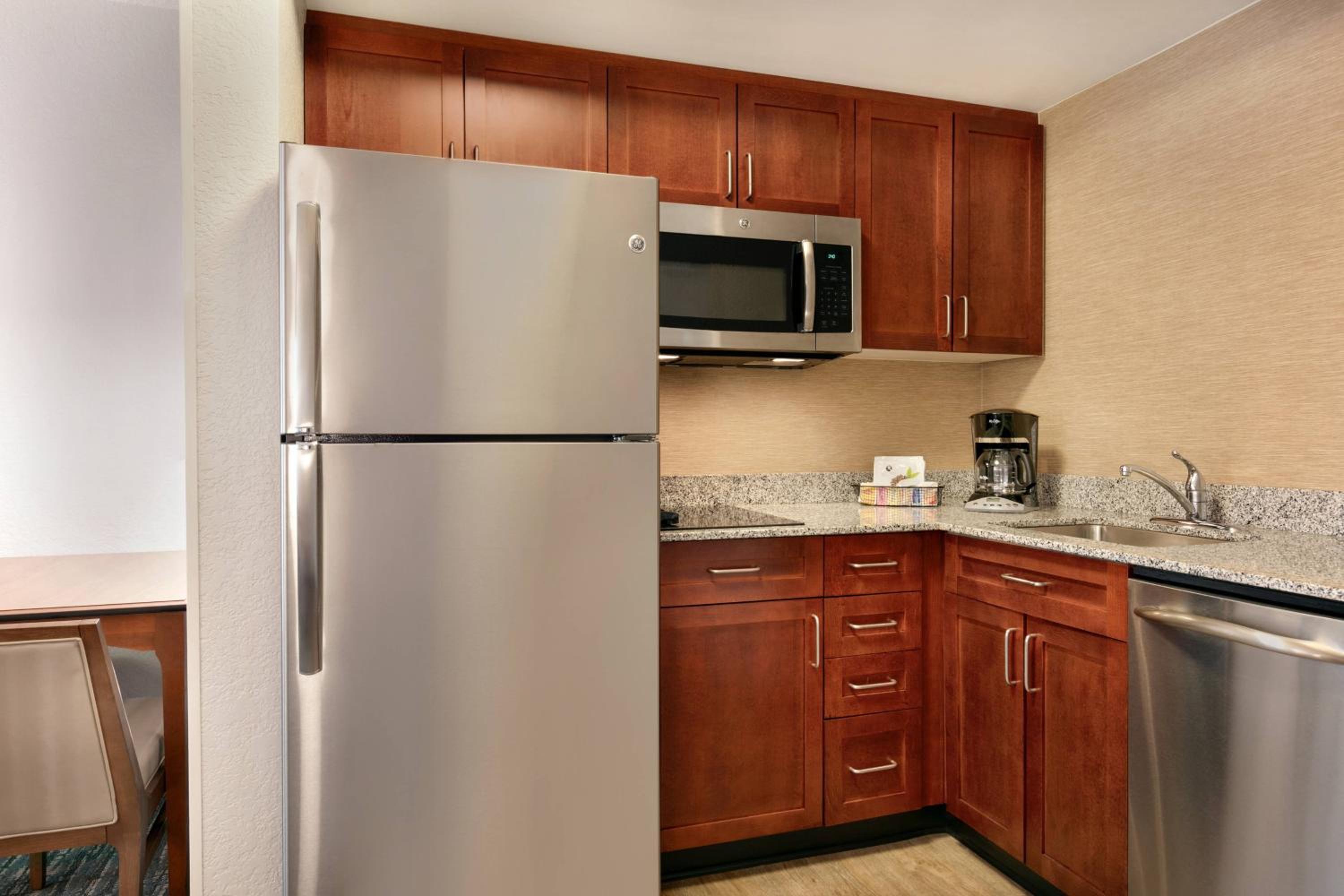 One-Bedroom King Suite with Sofa Bed - Non-Smoking