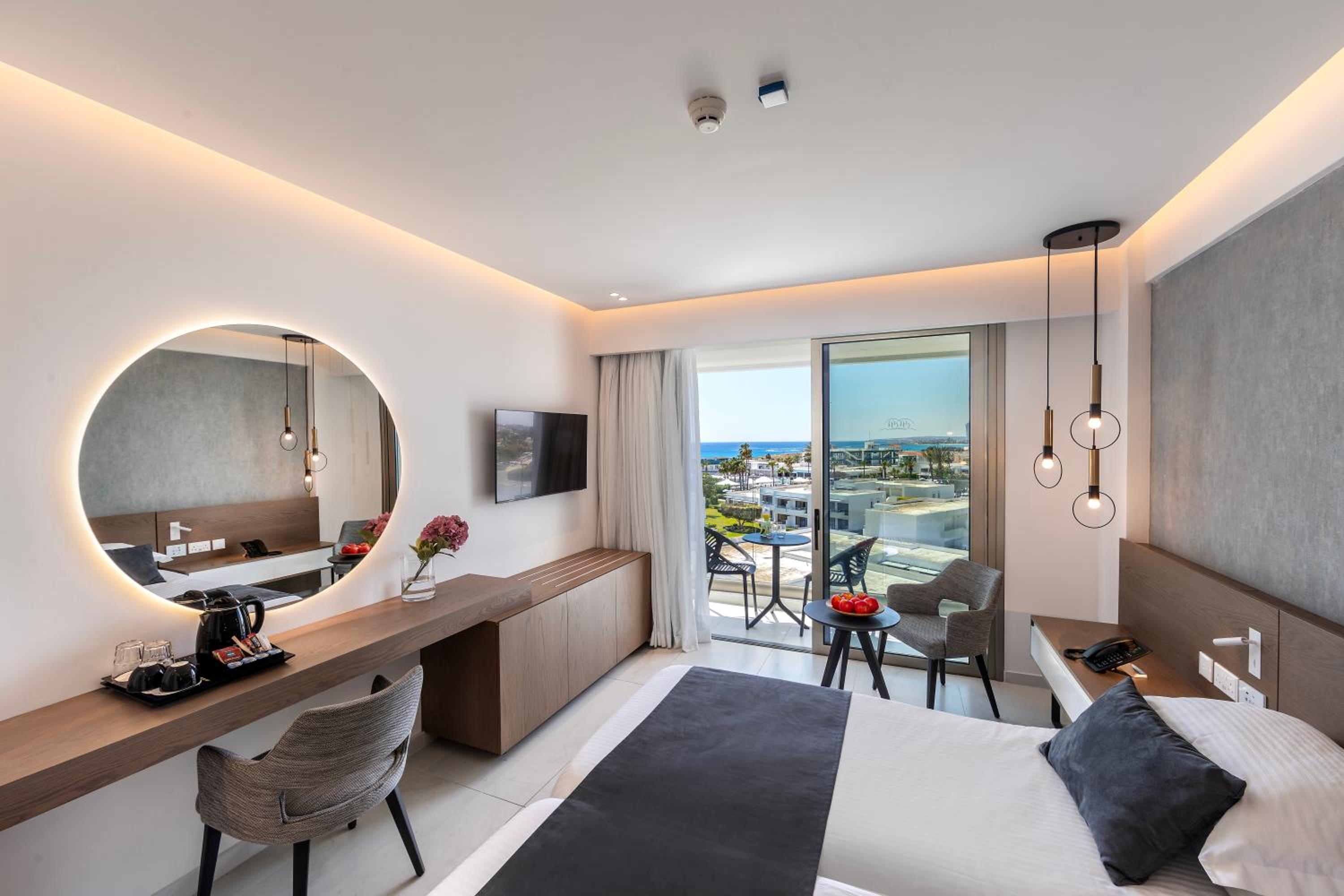 Double or Twin Room with Side Sea View