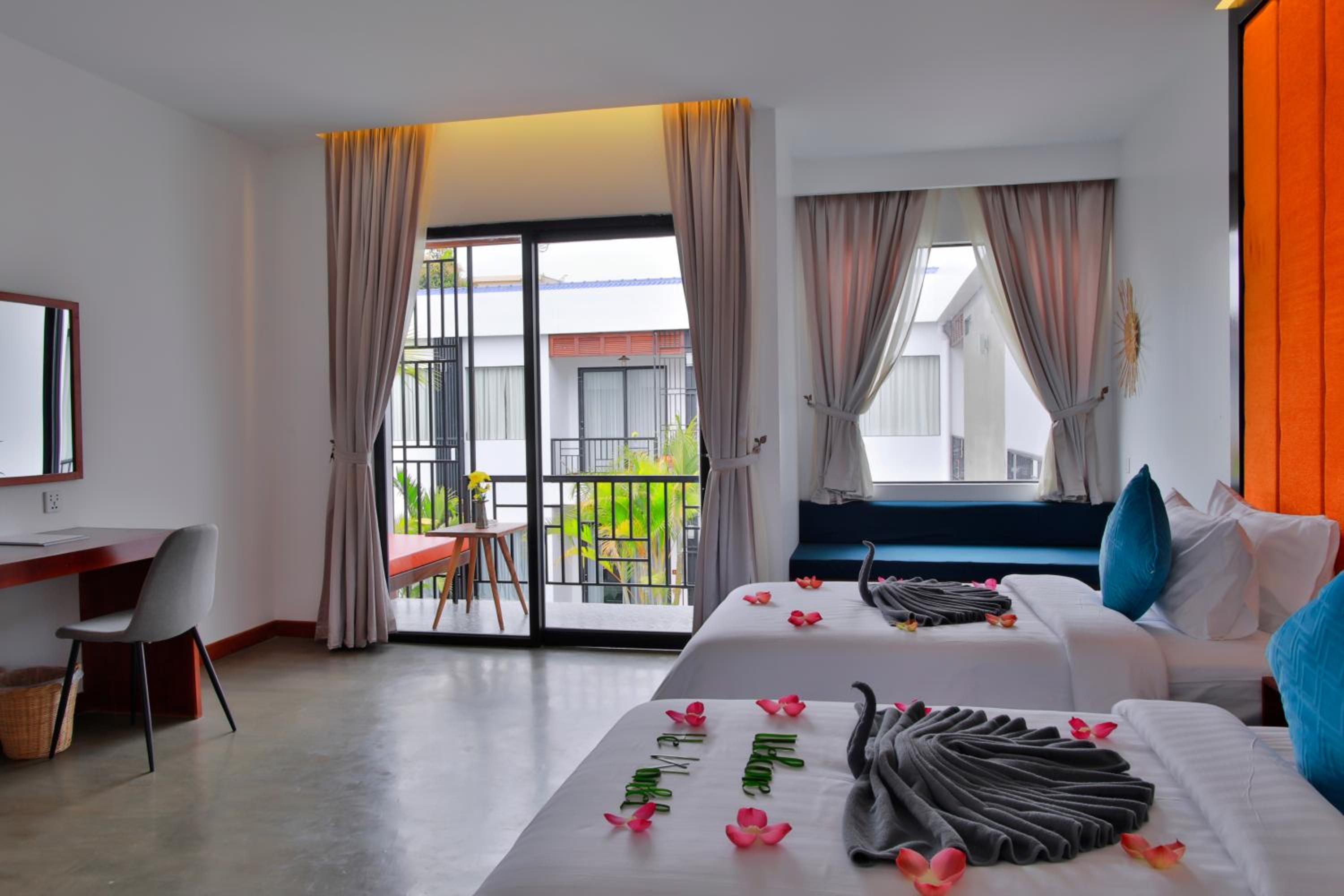 Studio Twin With Balcony Pool View @ Free Pickup