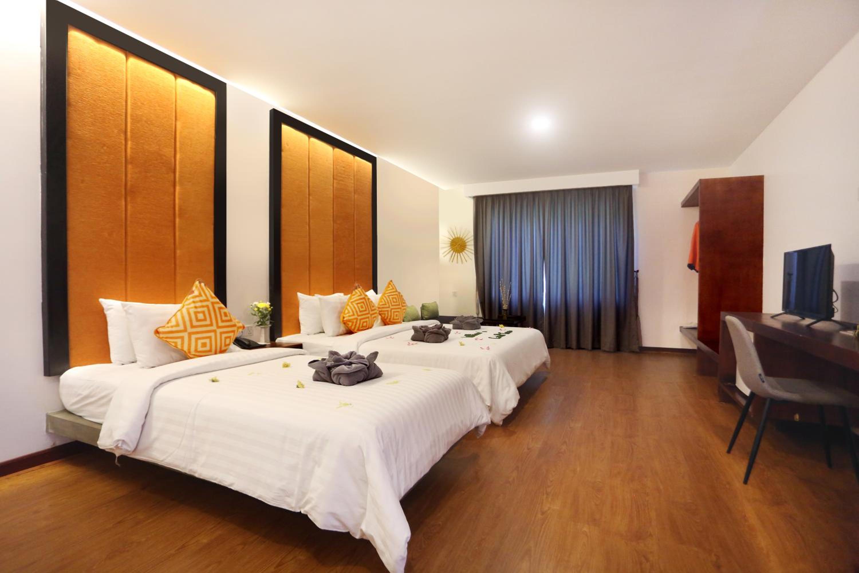 Family Deluxe With Balcony Pool View @ Free Pickup 