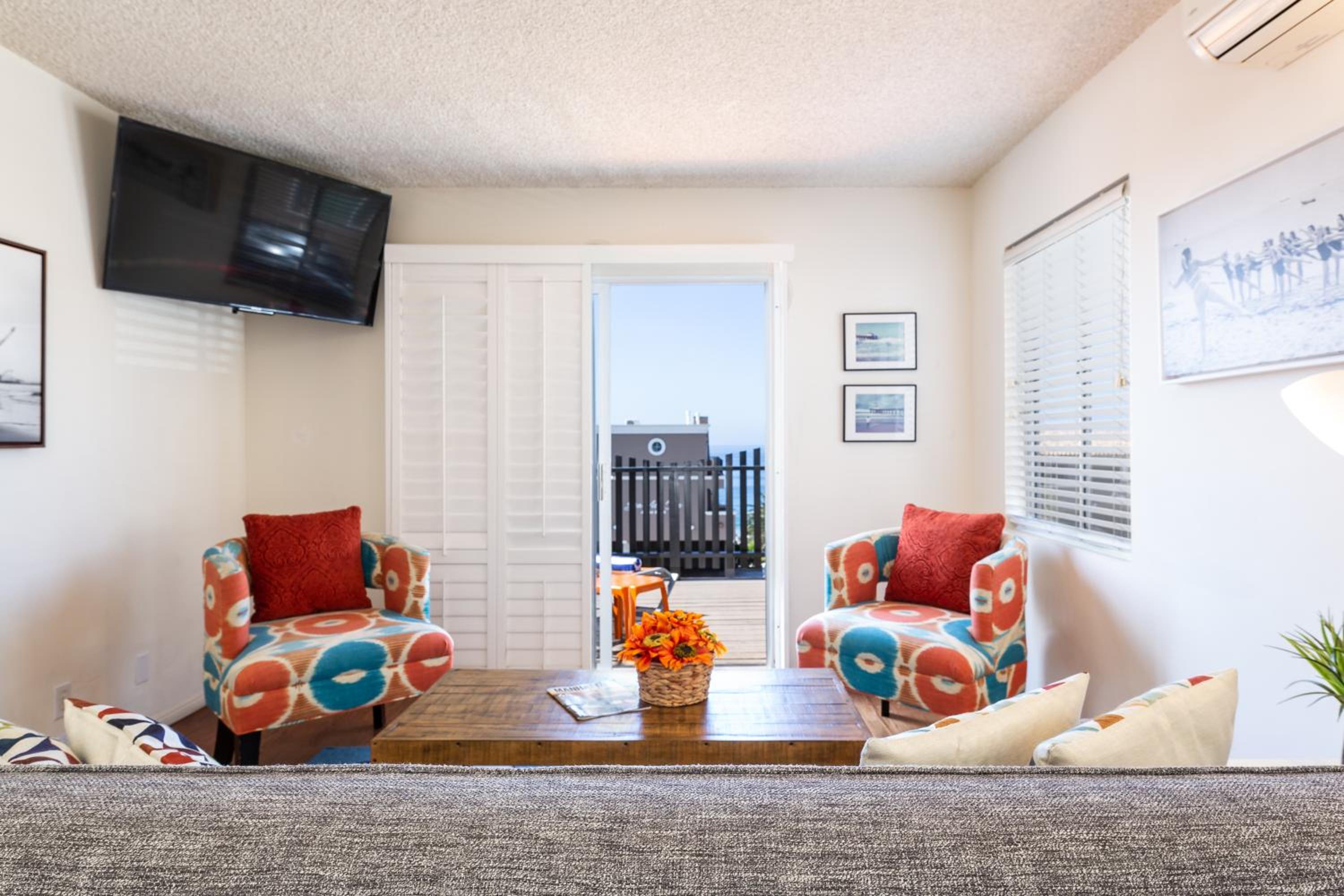 1 Bedroom With Large Ocean View Deck 