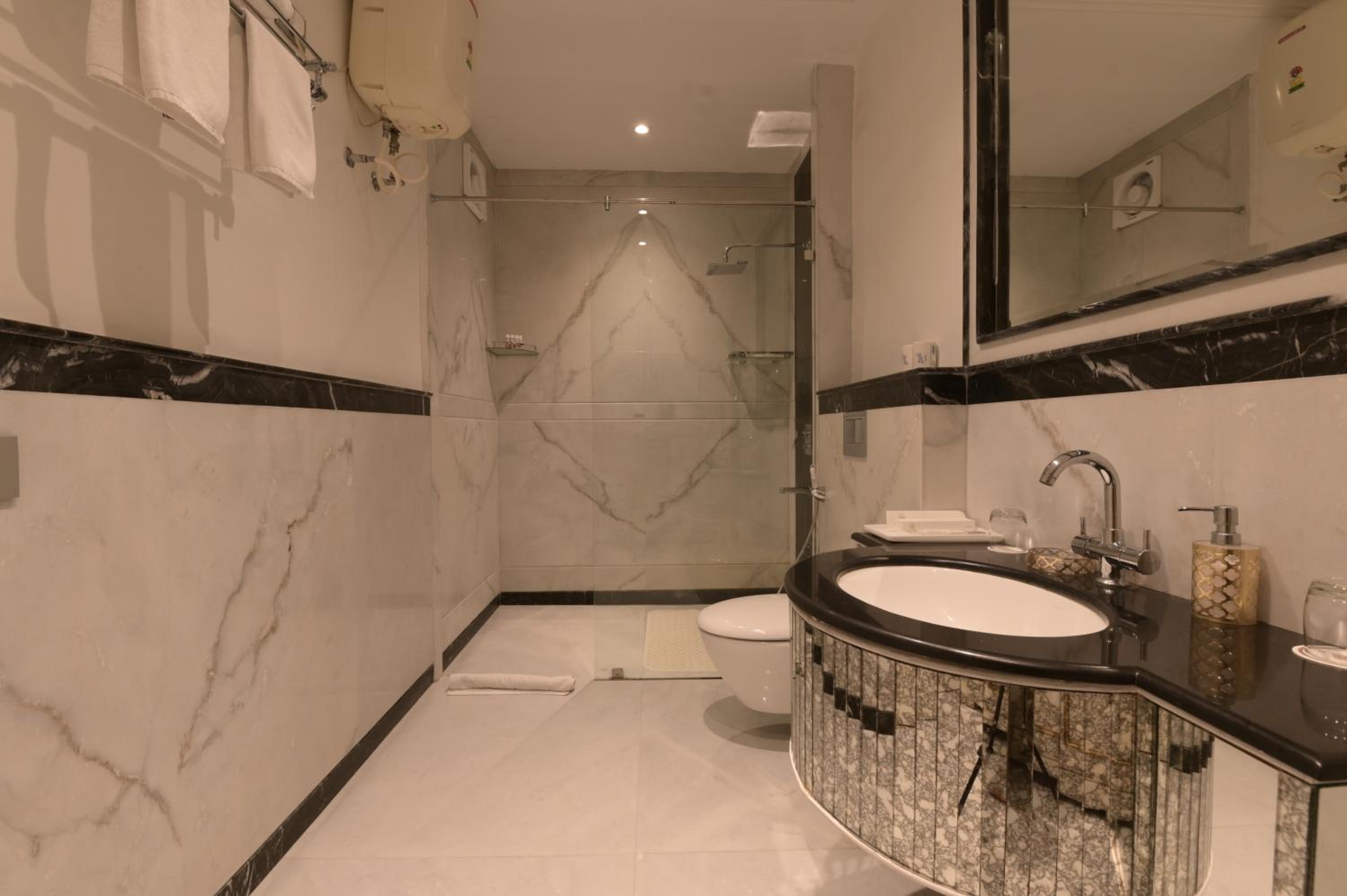 Jagat Suite Non Lake Facing :  Avail 15% Discount on all restaurant bills,50% Discount on any spa services (Valid for stay till 30th September 2025)