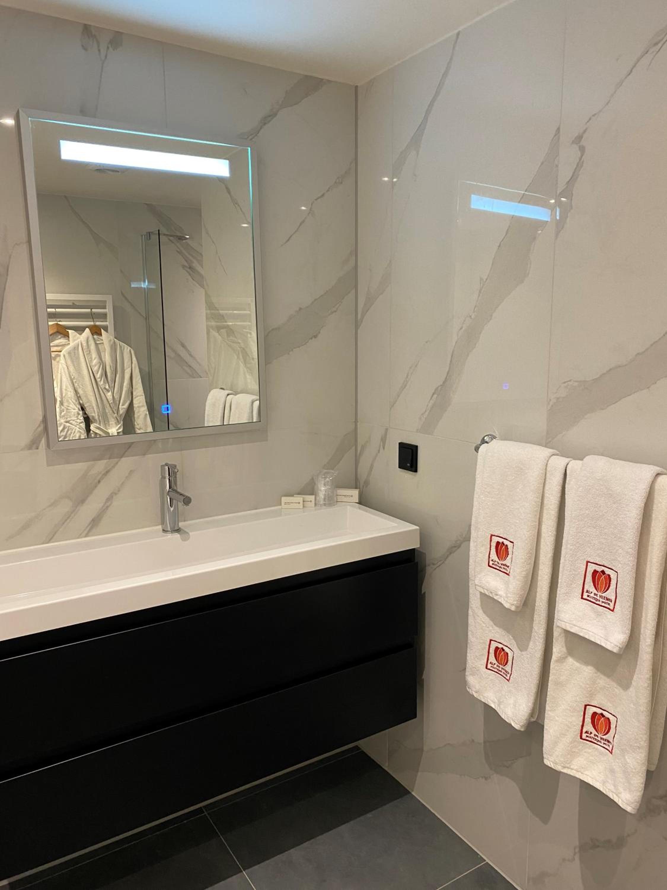 King Suite with Spa Bath