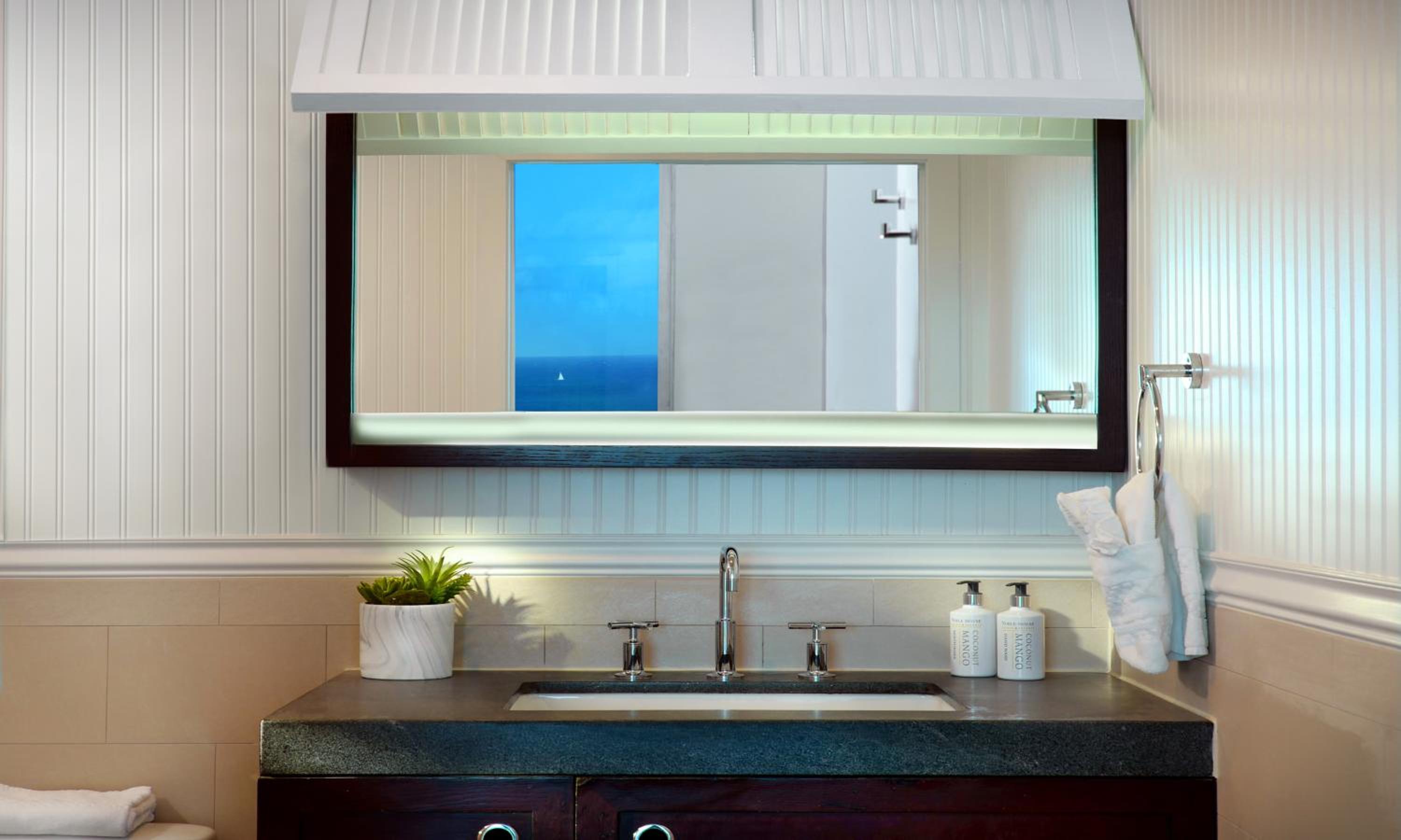 One-Bedroom City View Suite