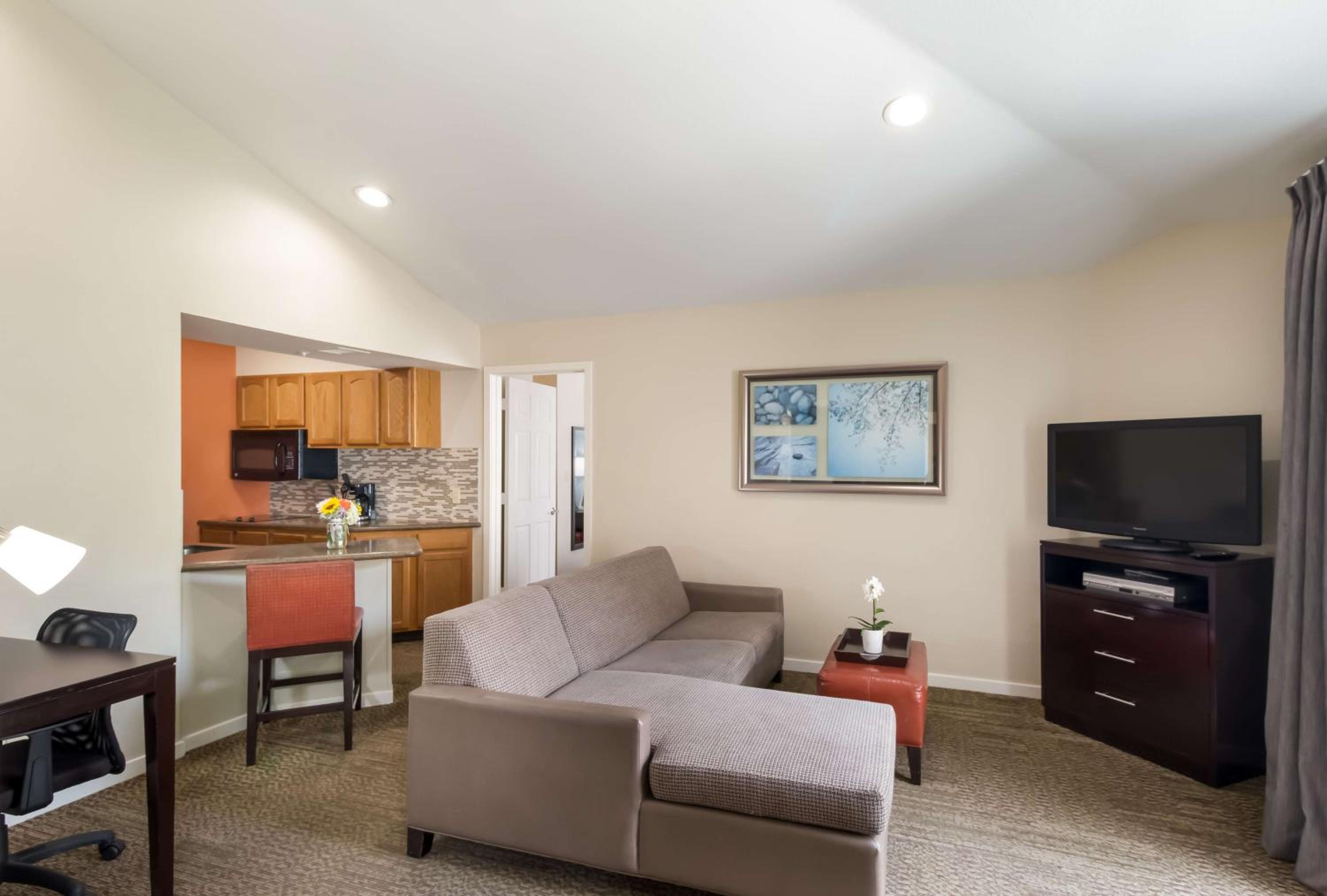 Mobility Accessible - One-Bedroom Queen Suite with Roll-In Shower
