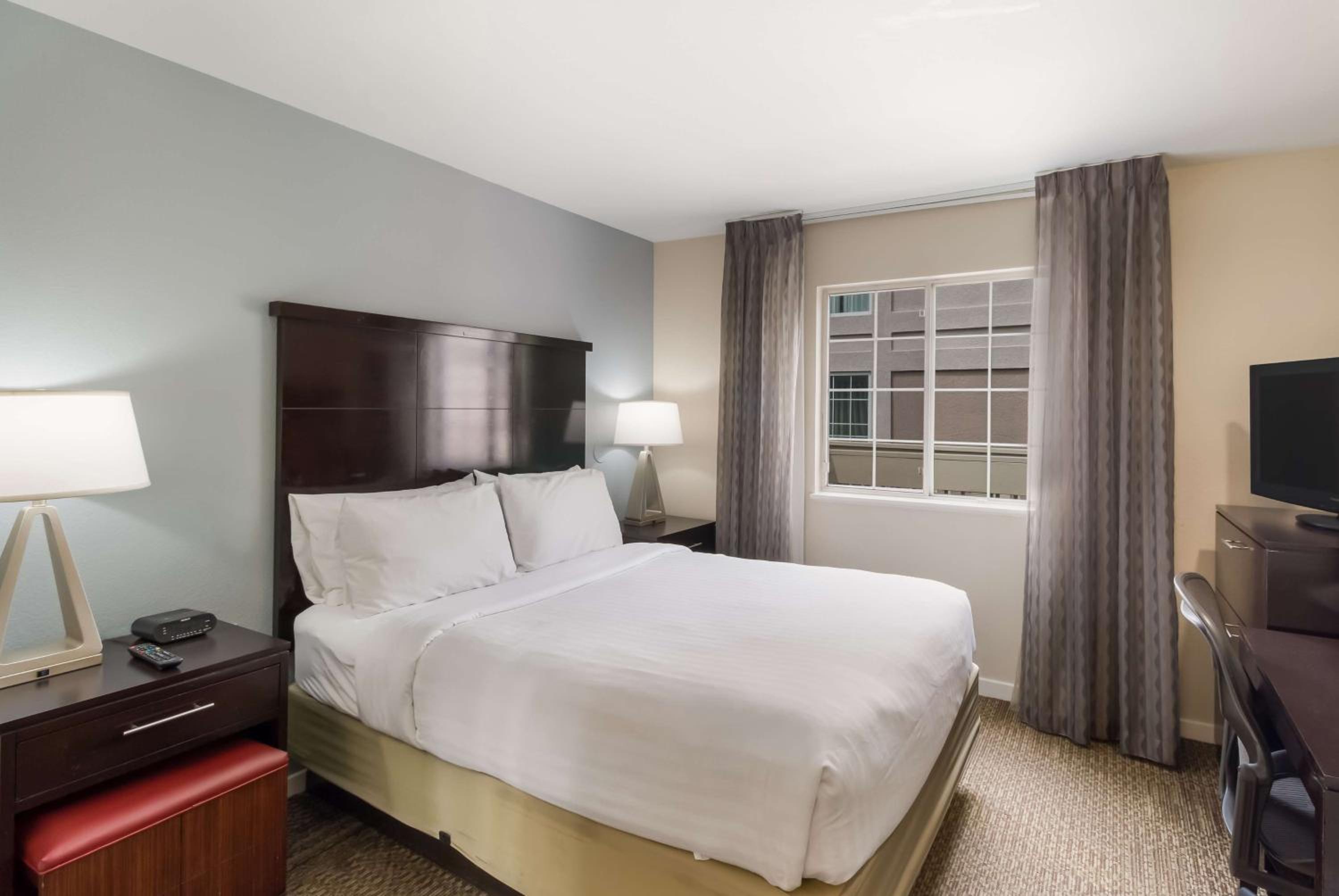 Mobility Accessible - One-Bedroom Queen Suite with Roll-In Shower