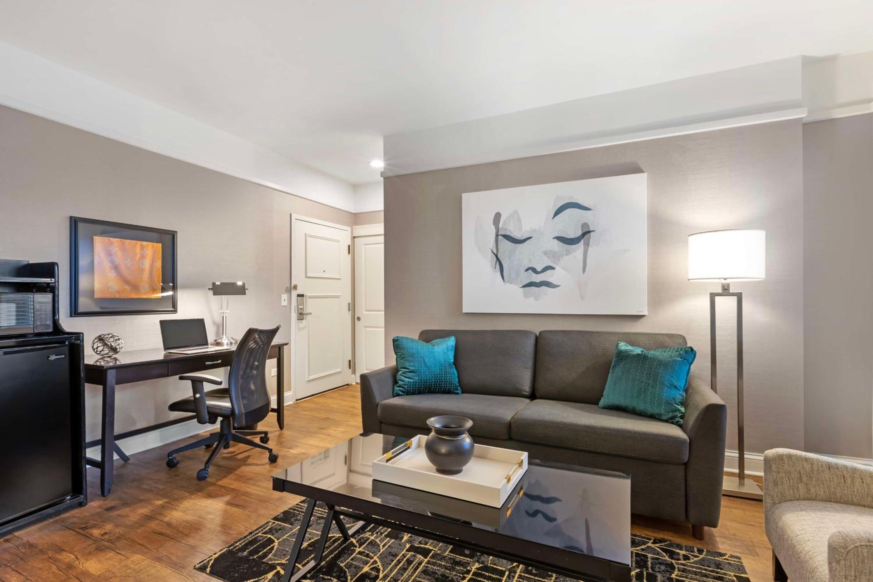 Junior Suite with Two Double Beds and Sofa Bed - Non-Smoking