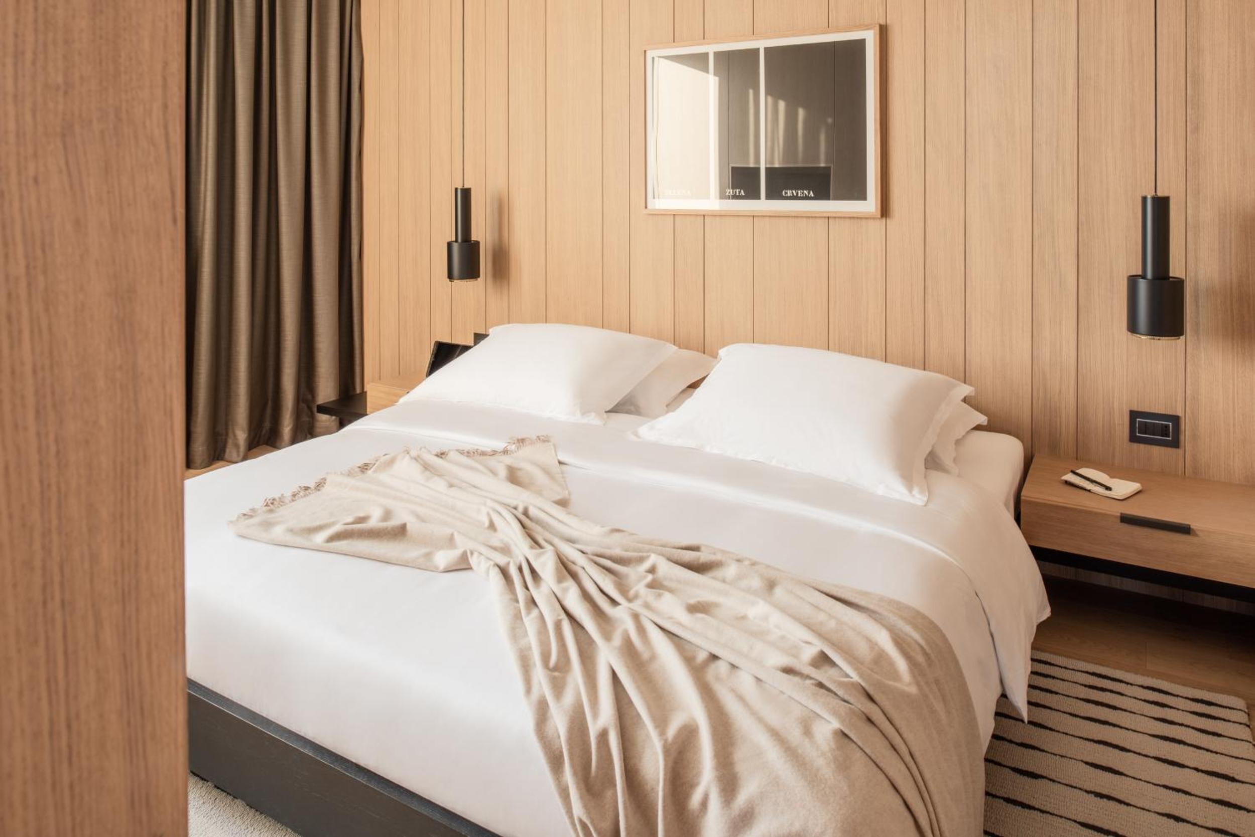 Penthouse Suite with Hot Tub