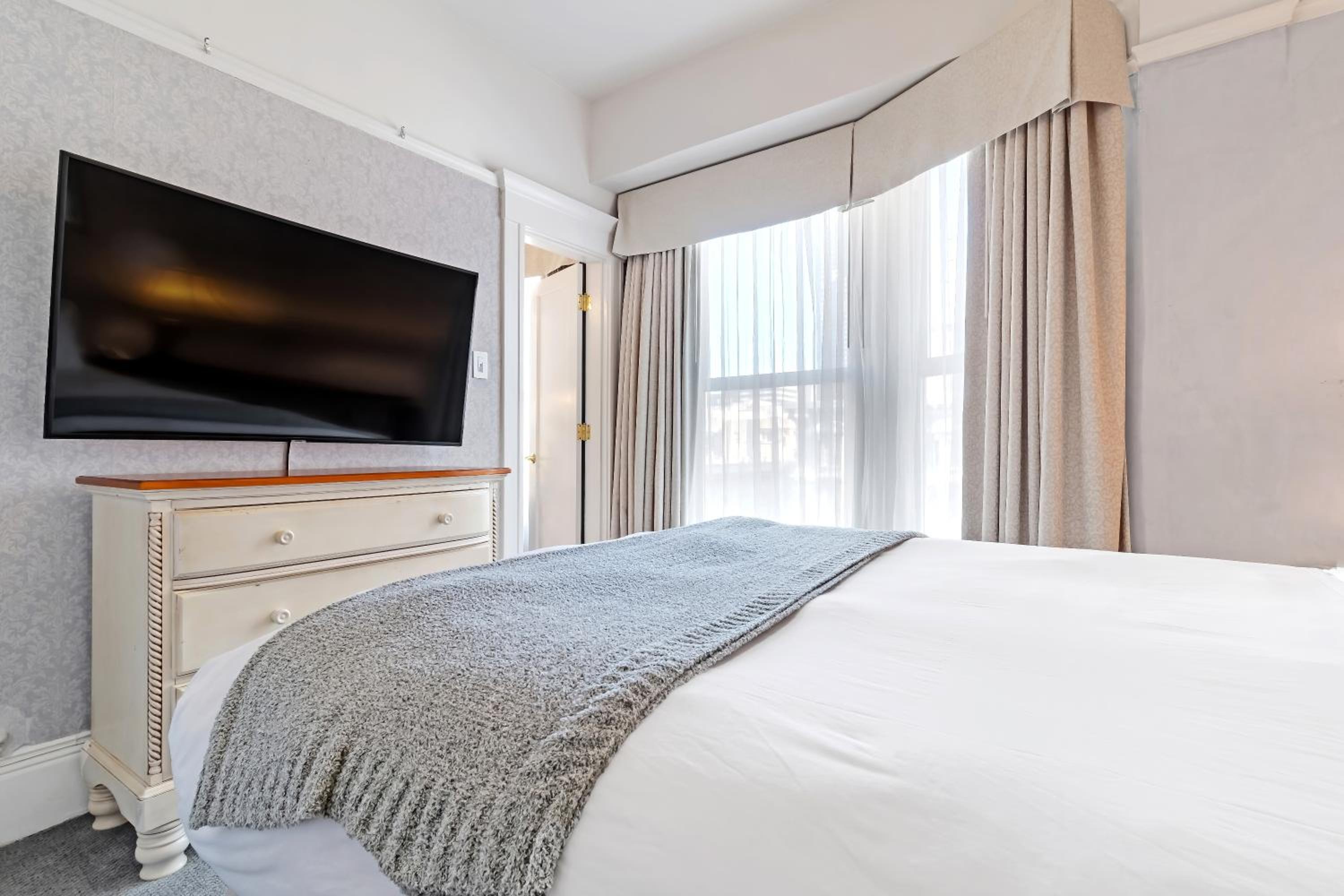 Junior Suite with private bathroom