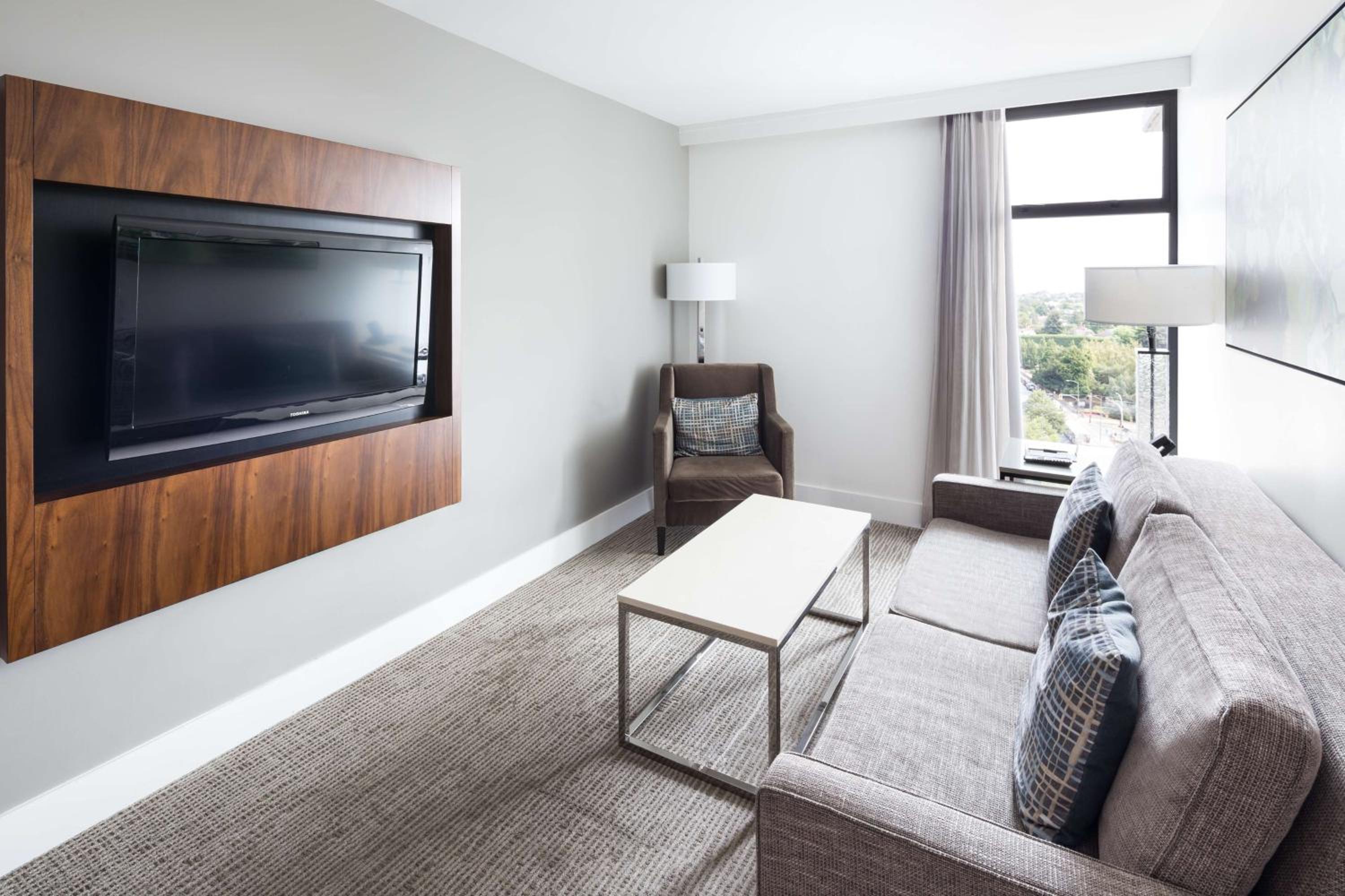 One-Bedroom Suite with Two Queen Beds and Sofa Bed - City View