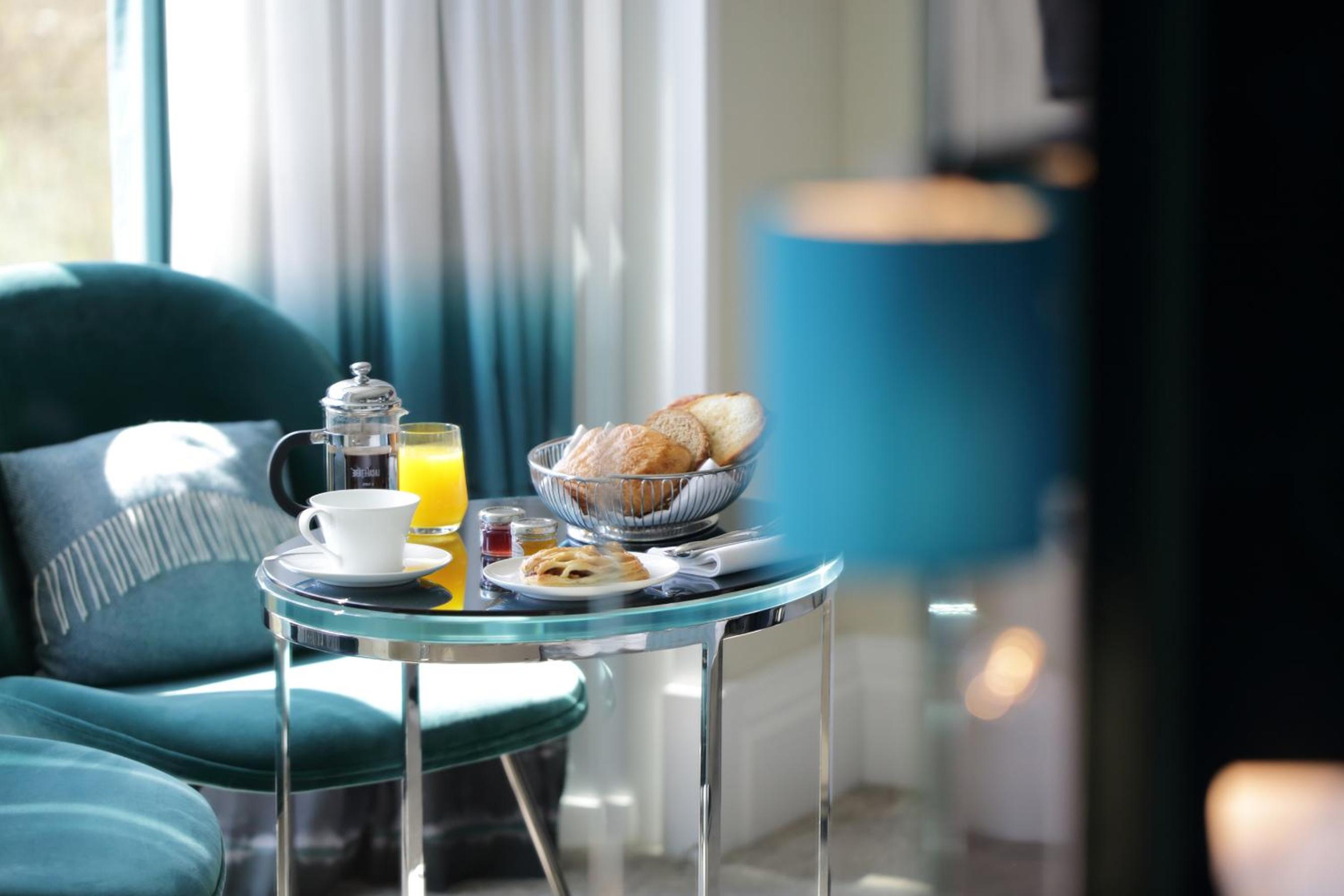 Deluxe Double with Bay Window