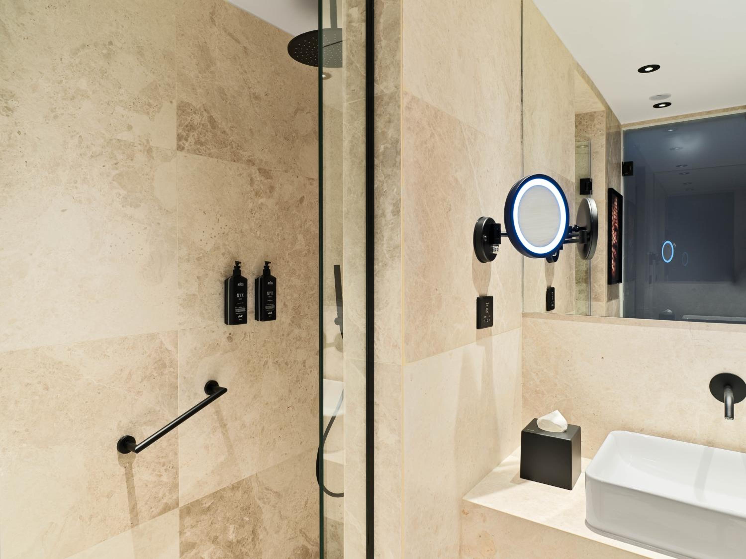 Space Executive Room Front Sea View with Business Lounge Access