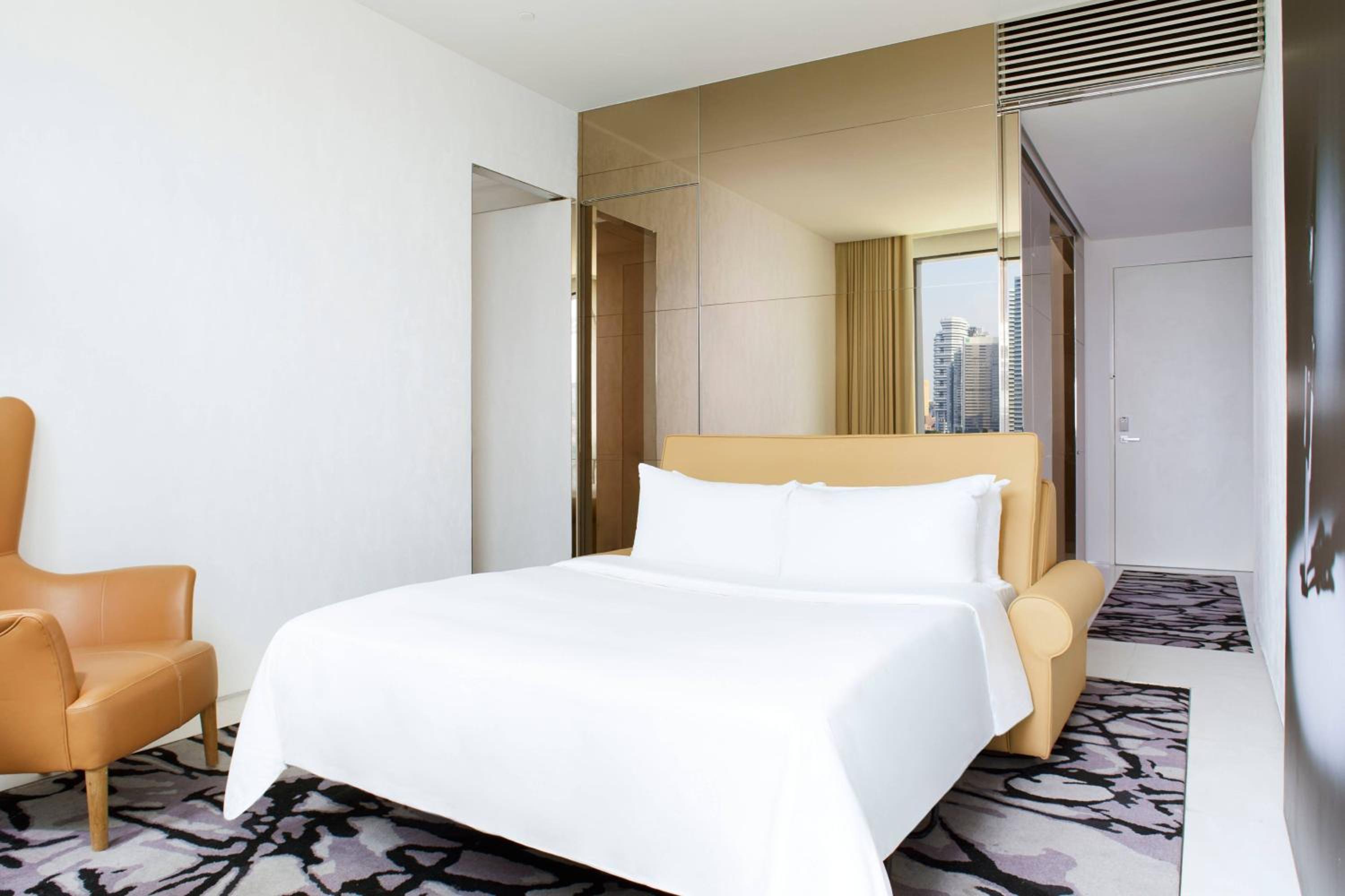 Deluxe Suite, Executive Lounge Access, 1 King