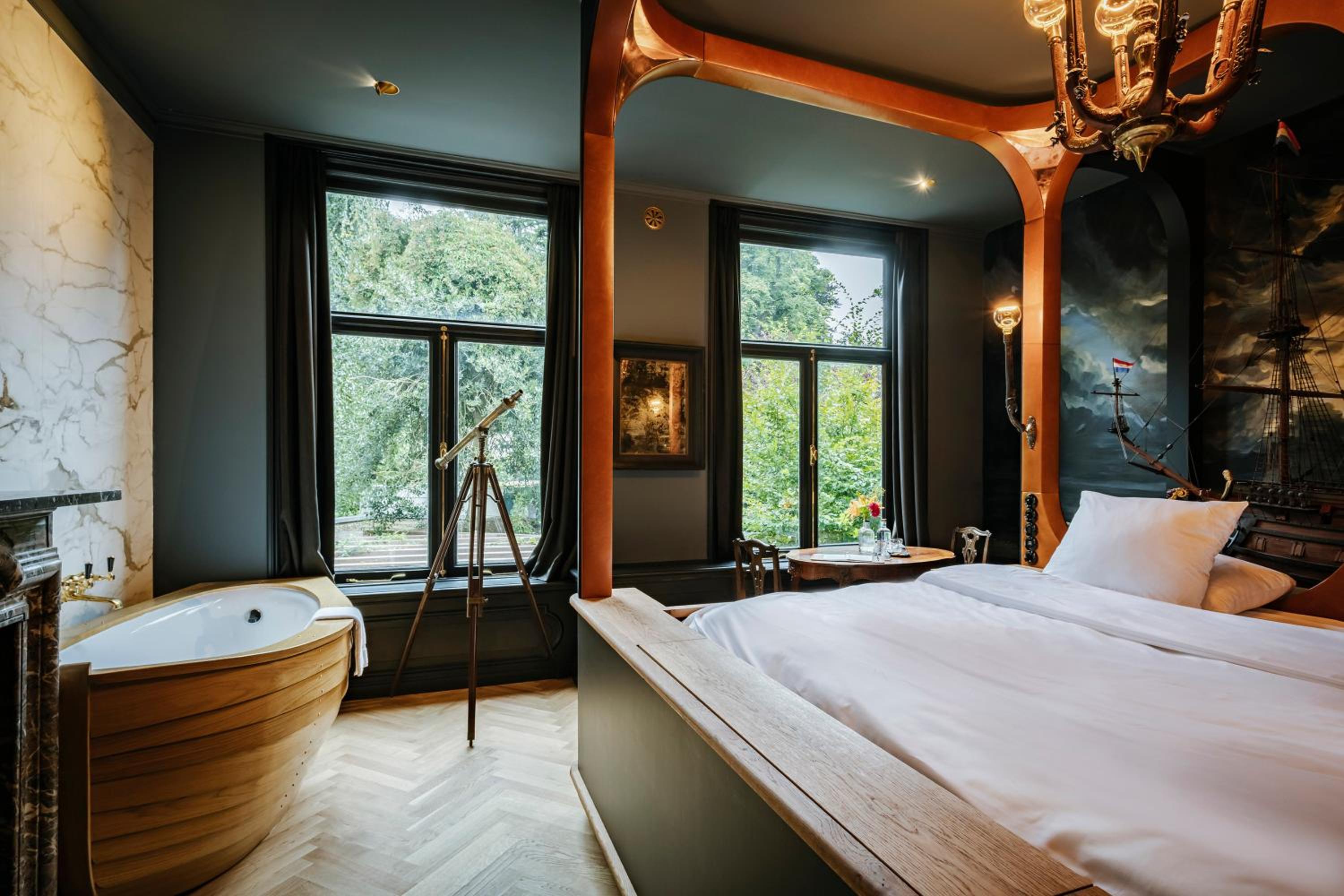 Signature Double Room with Garden View (Michiel de Ruyter)
