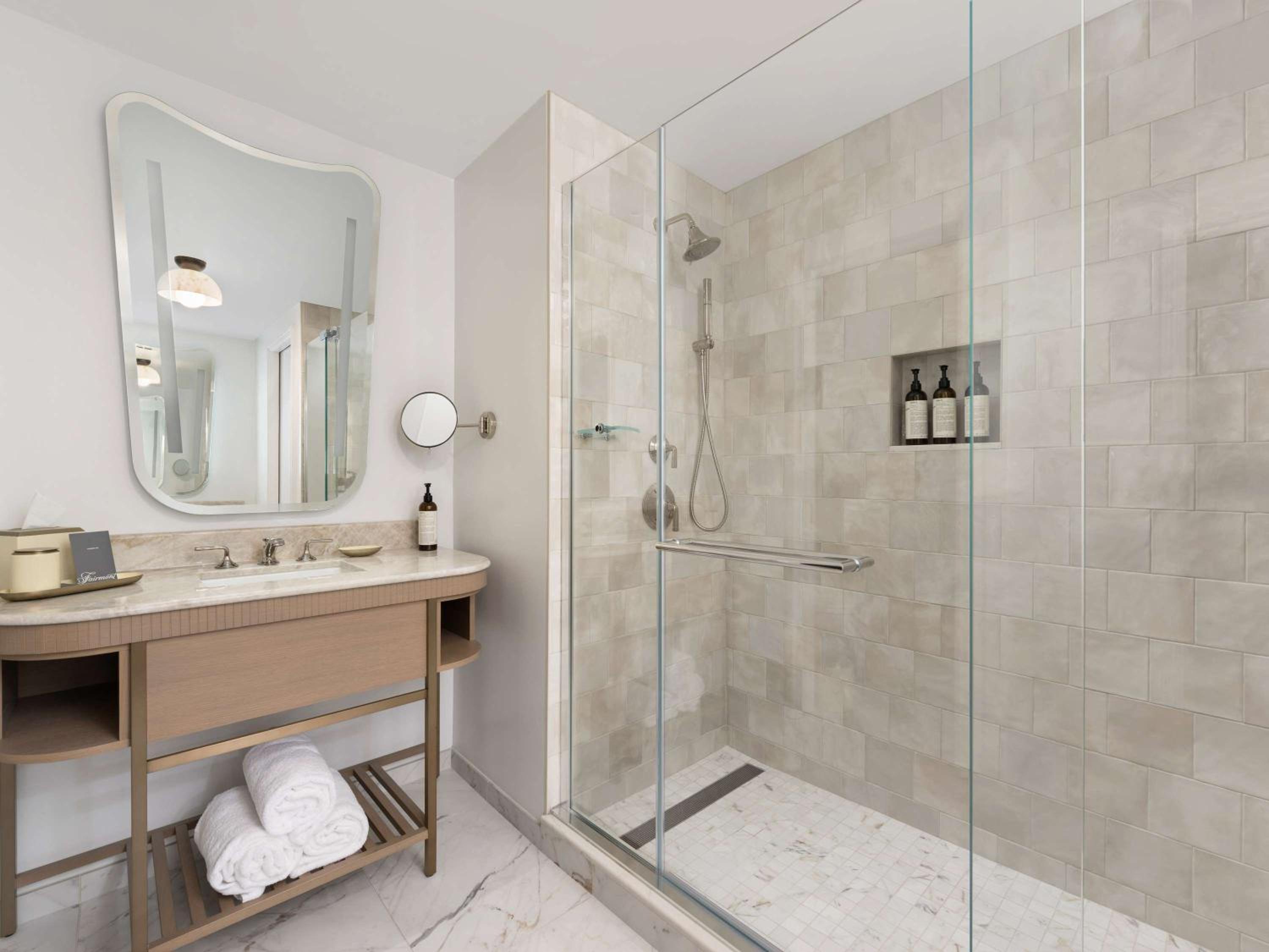 Fairmont Gold Room With Two Double Bed With Lounge Access