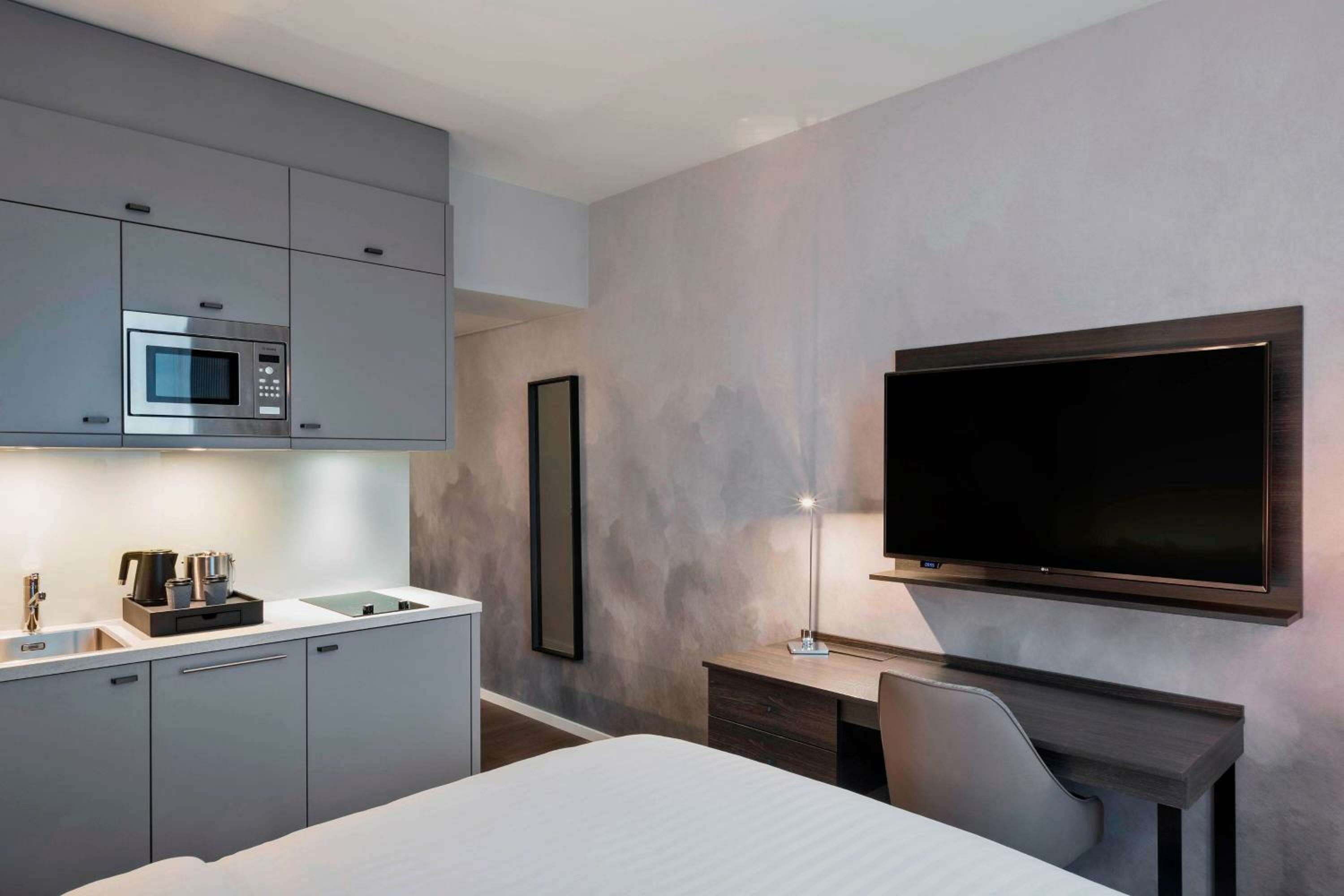 Economy Studio with Queen Bed