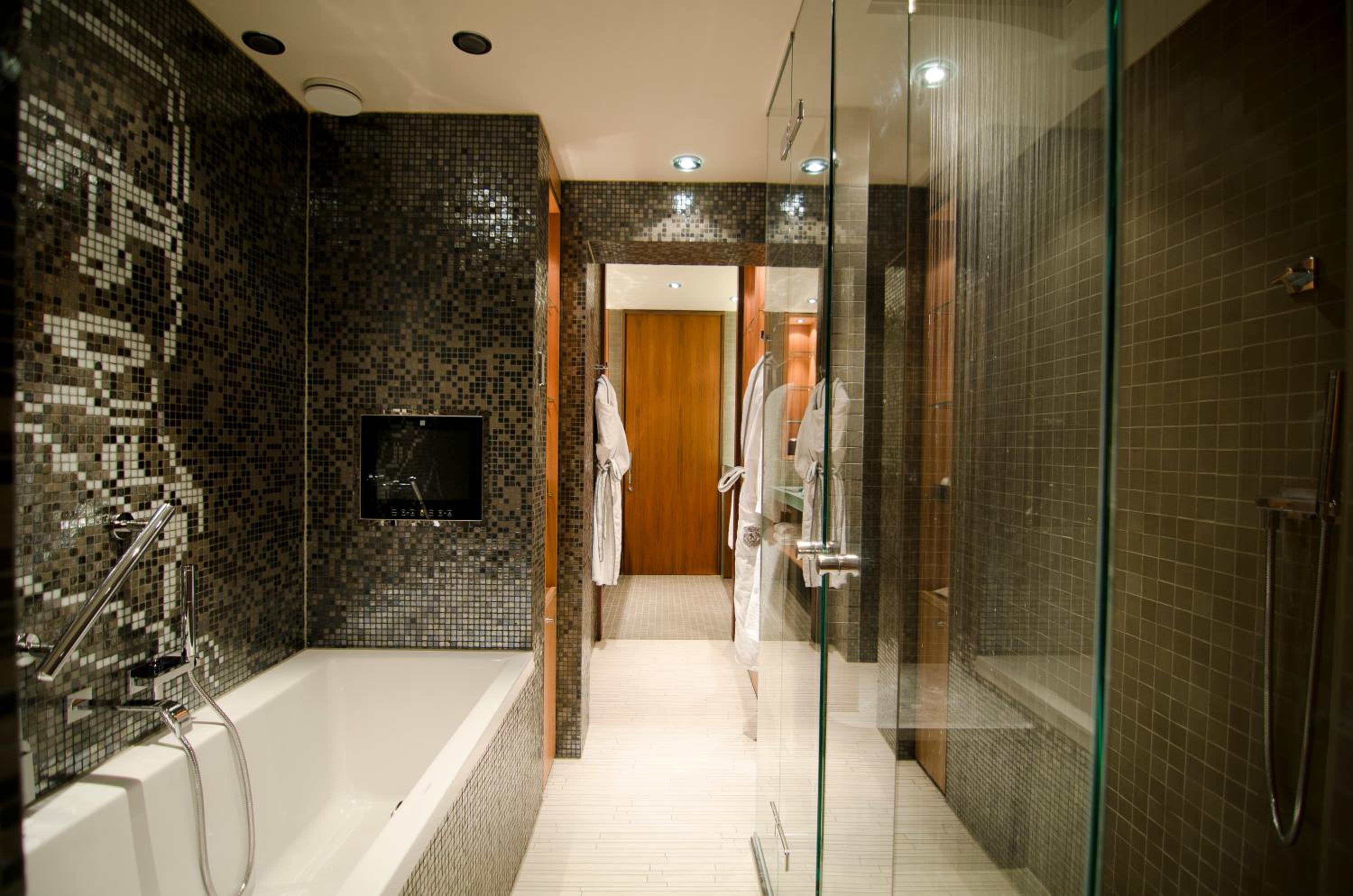 Opera Suite with Garden View