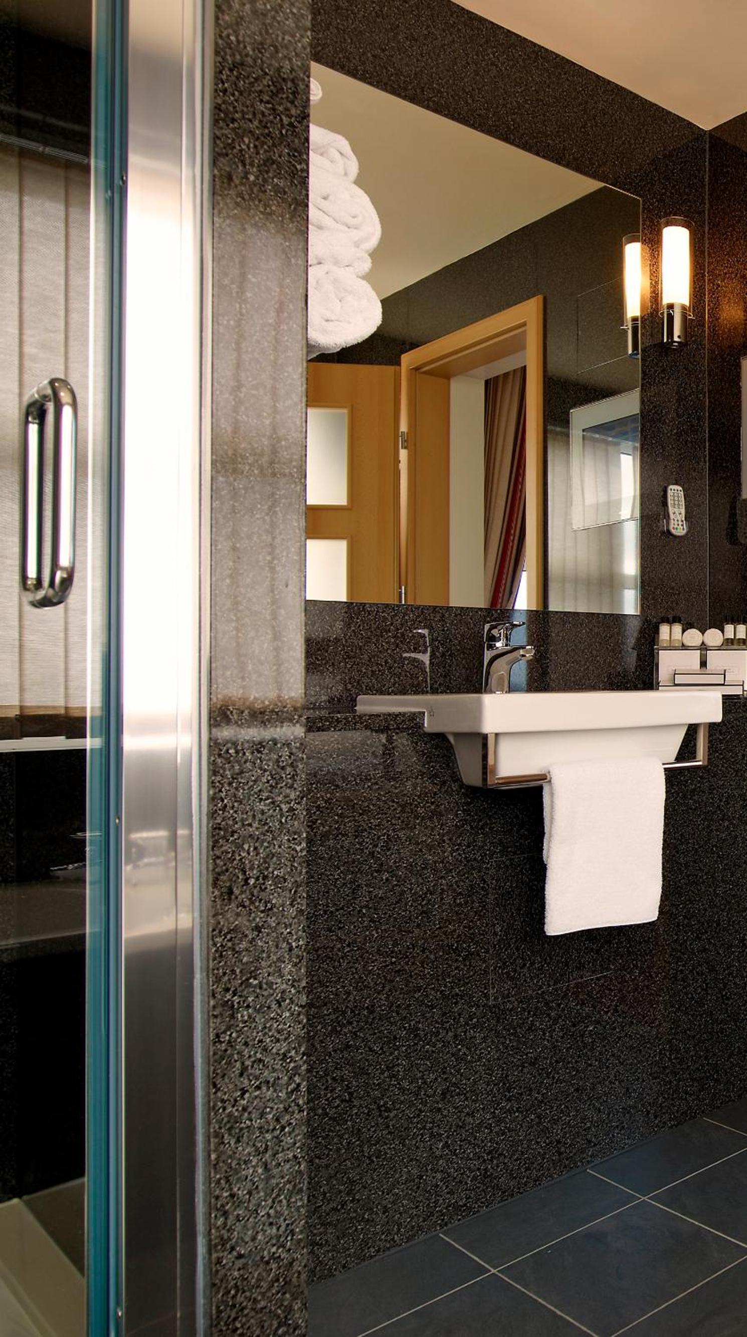 Executive Suite Room 