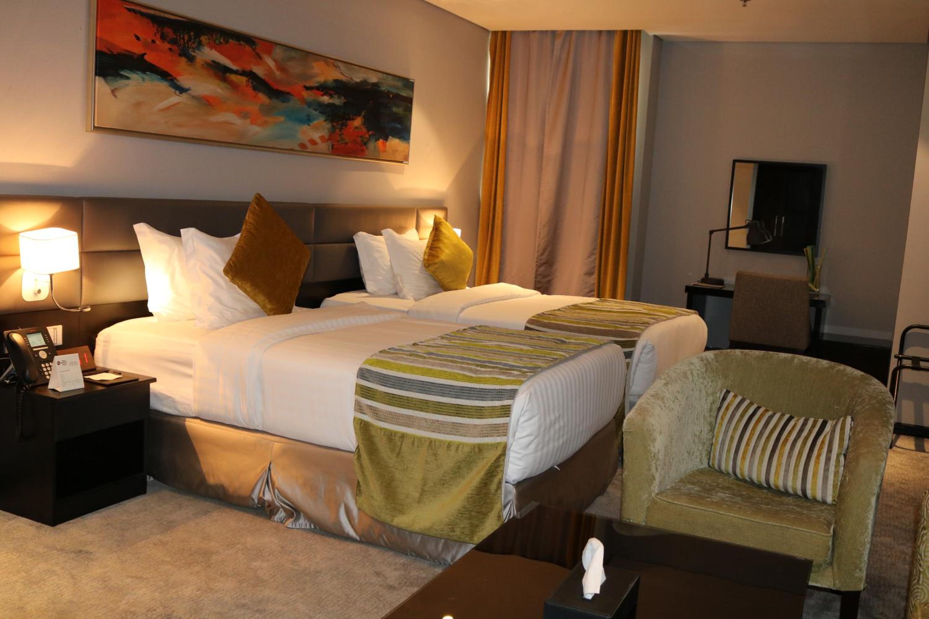 Junior Twin Suite - Non-Smoking