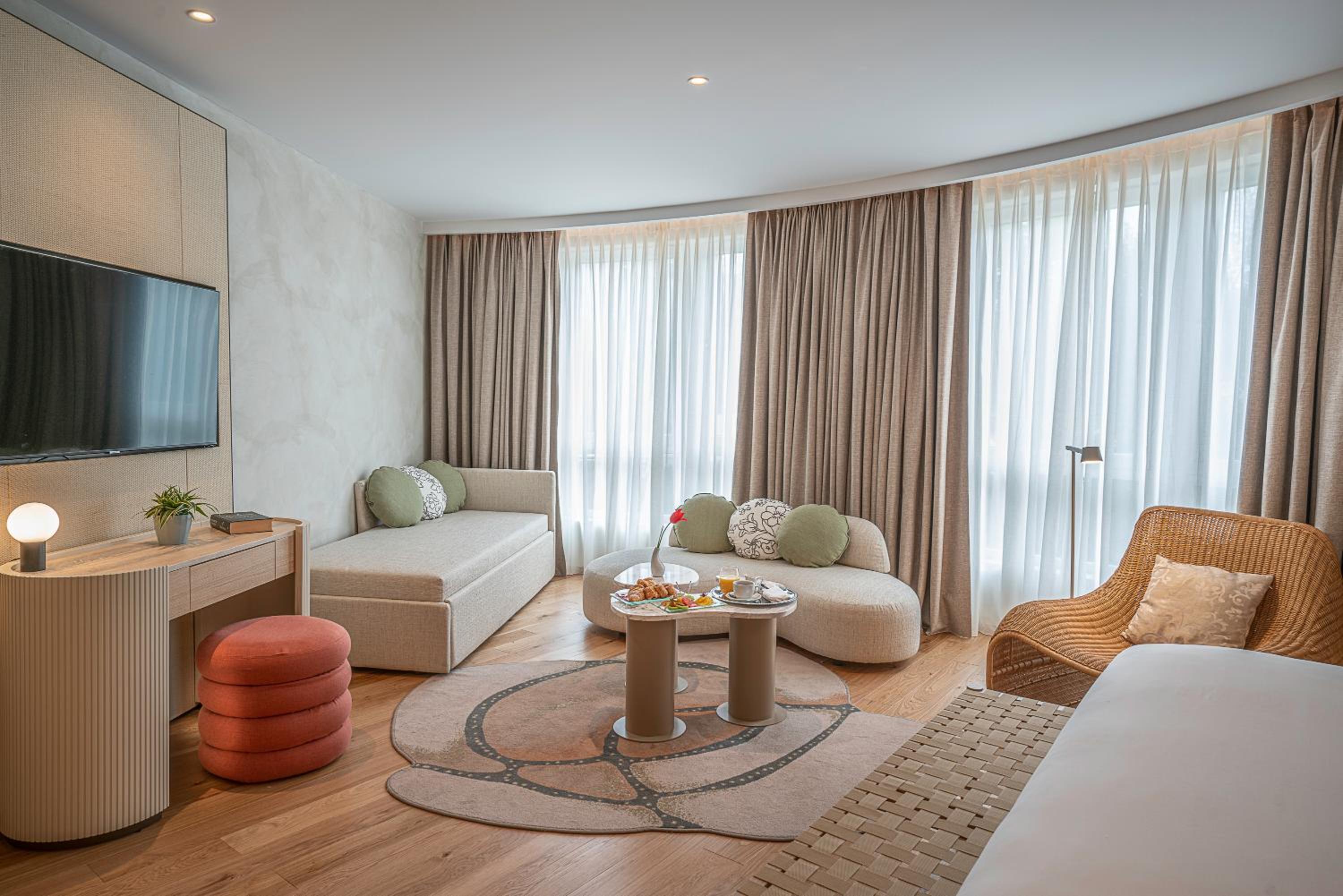 Deluxe Suite