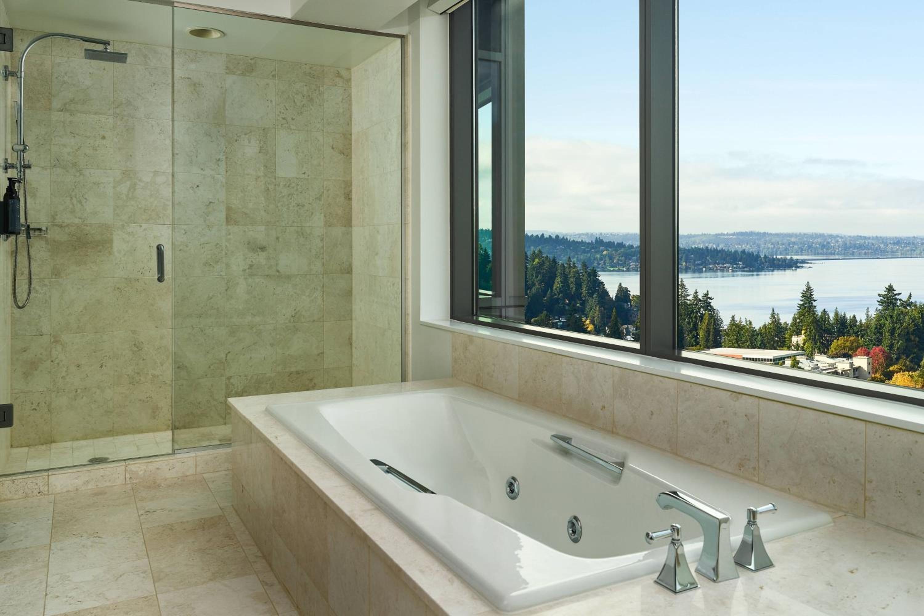 Chairman Suite, Suite, 1 King, Corner room, High floor