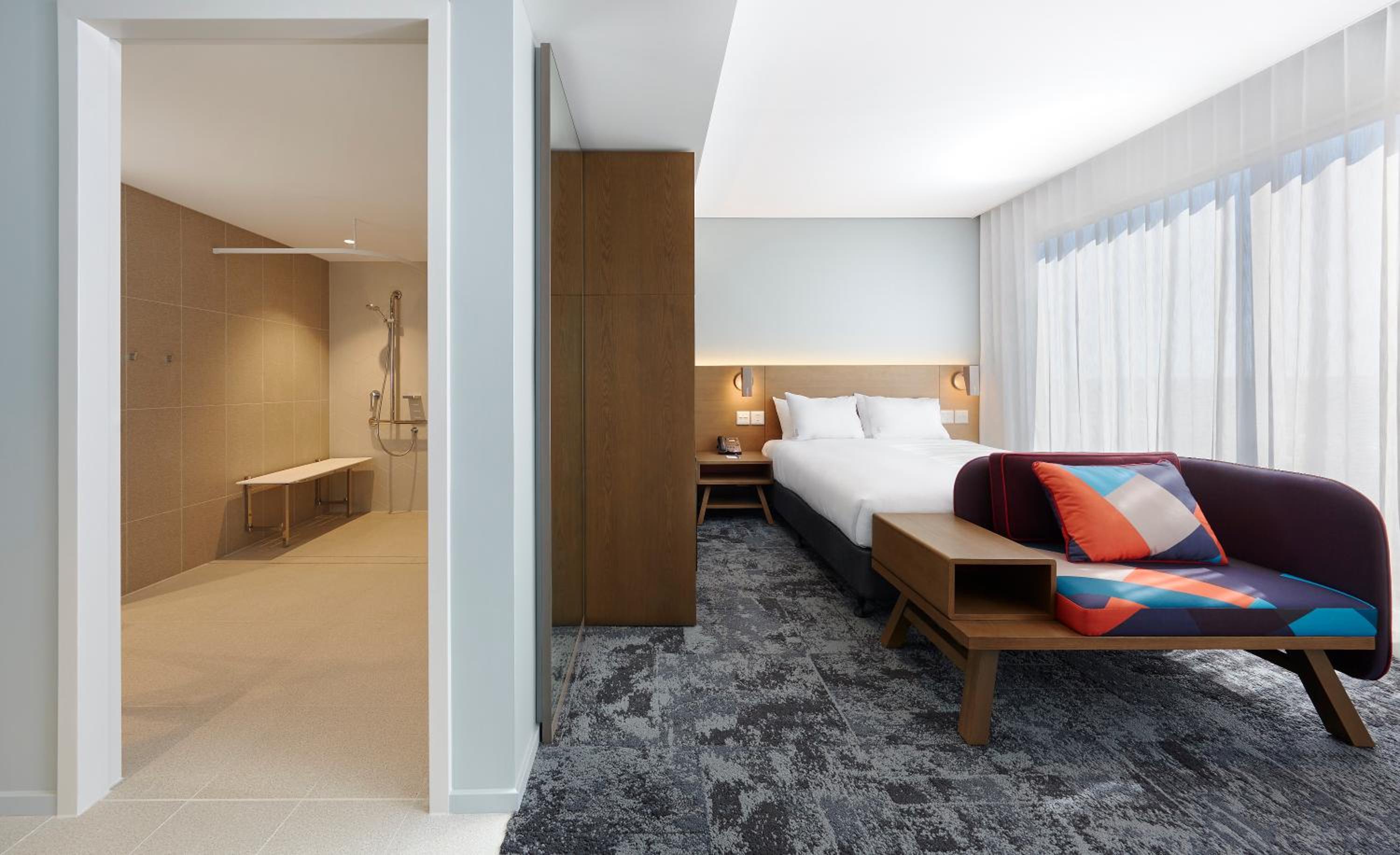 Standard Queen Room - Accessible with Free Breakfast