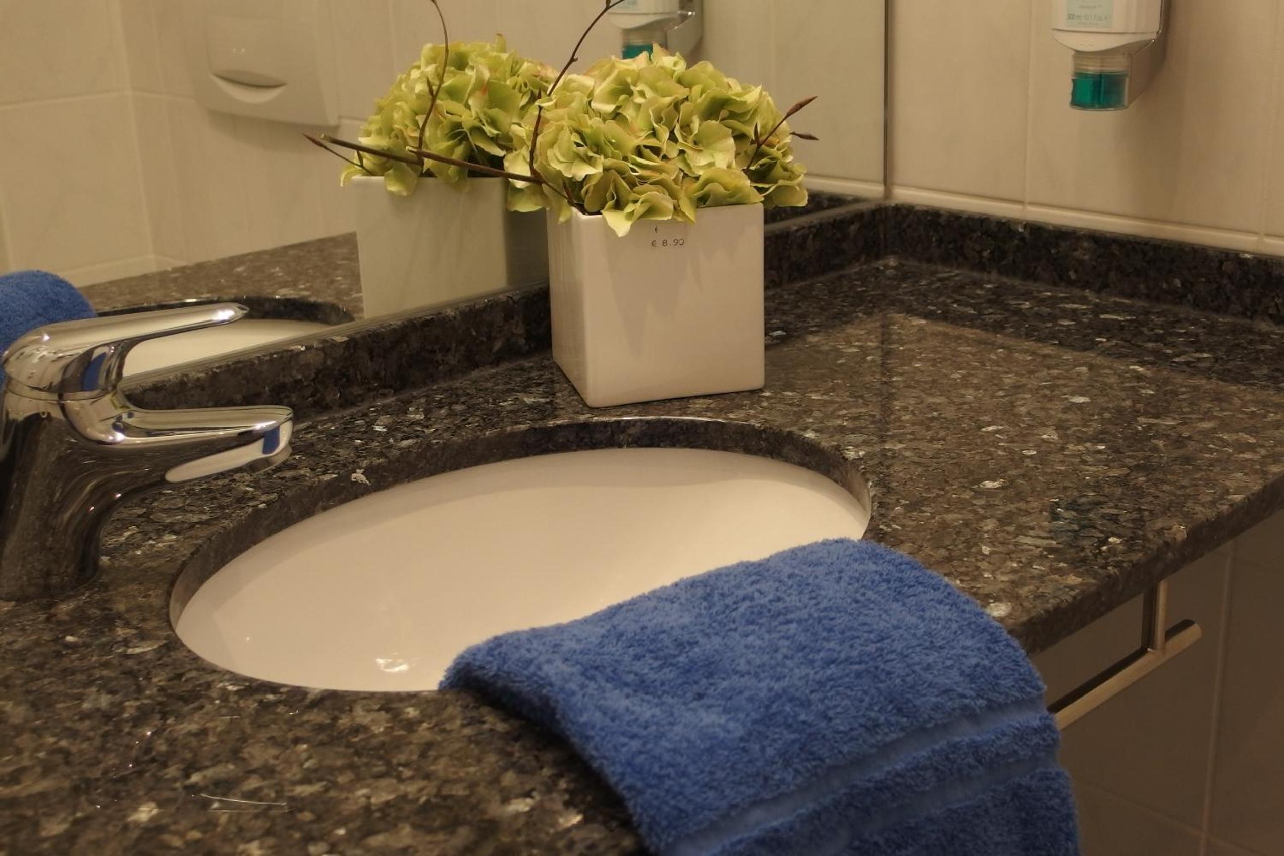 2 adjoining Double Rooms