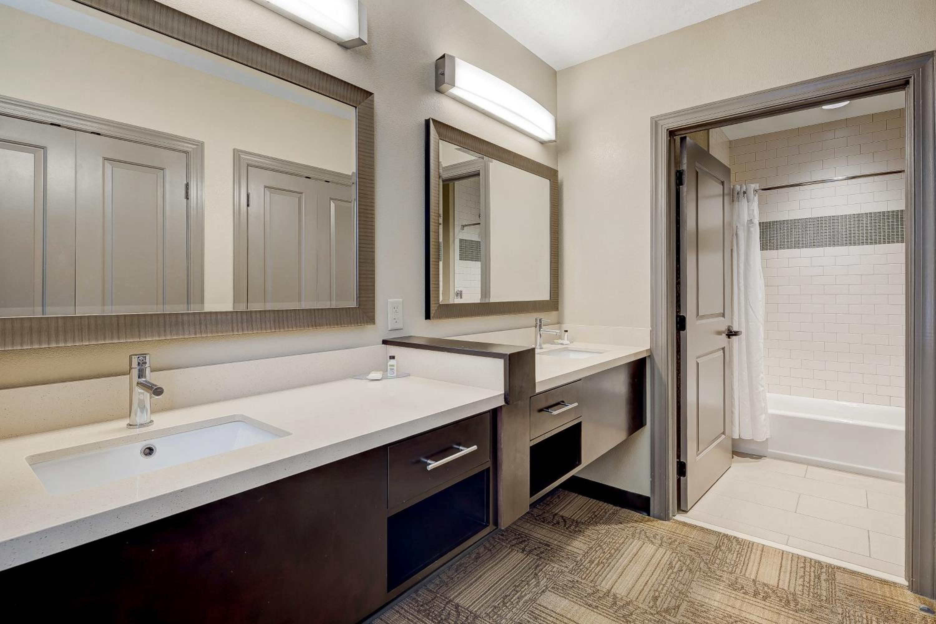 One-Bedroom King Suite with Sofa Bed and Harbor View