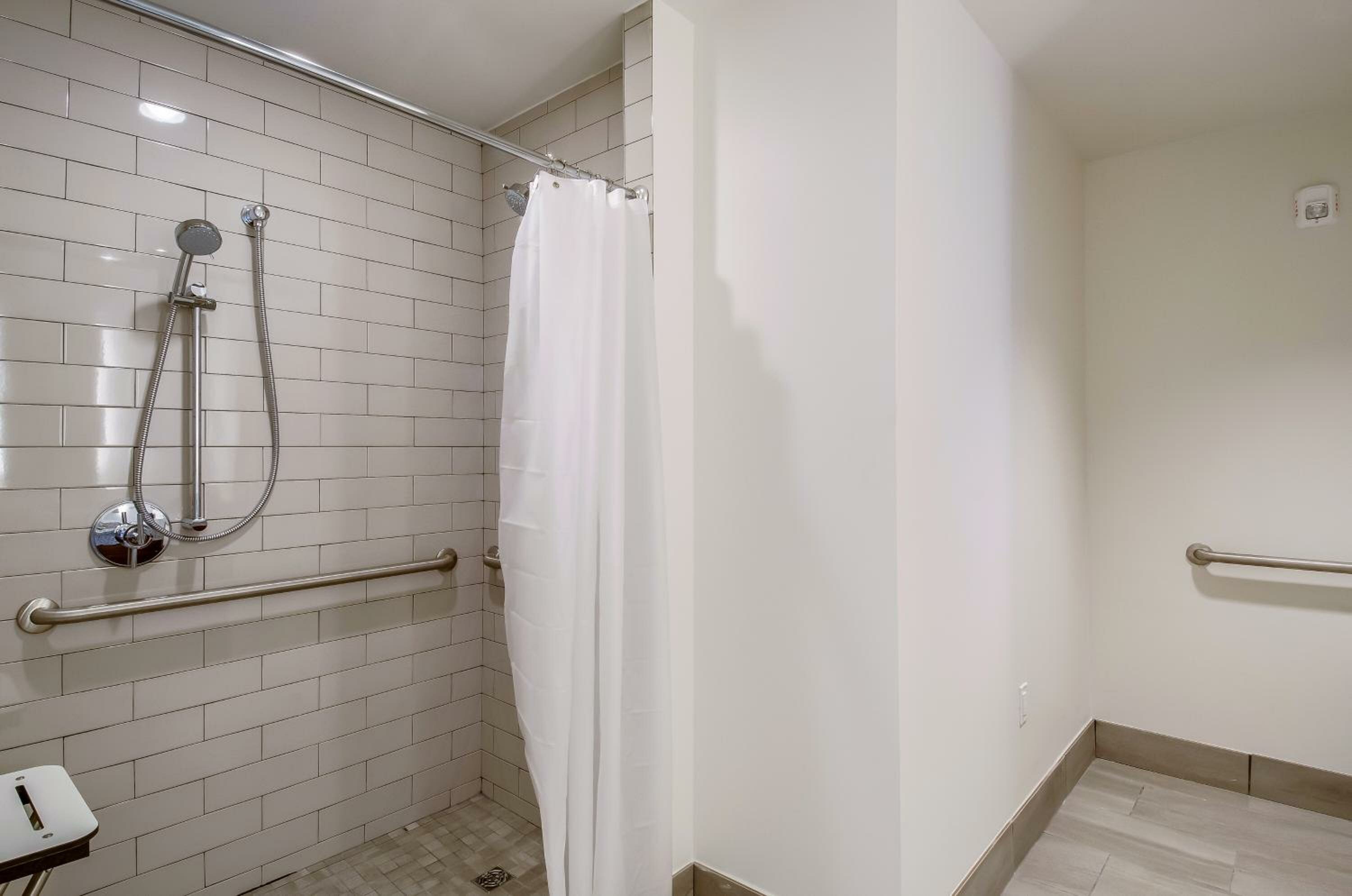 King Room - Accessible/Non-Smoking