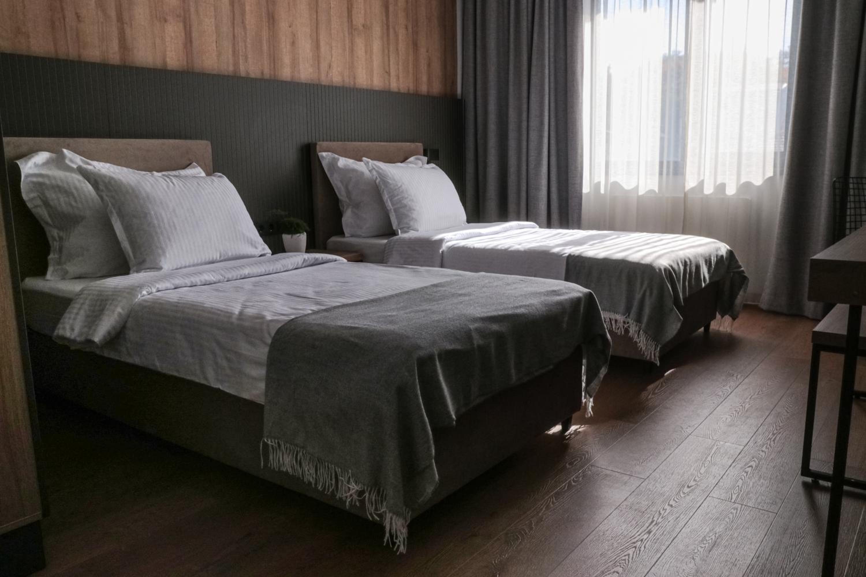 Family Suite with One Double and Two Single Beds - Non-Smoking