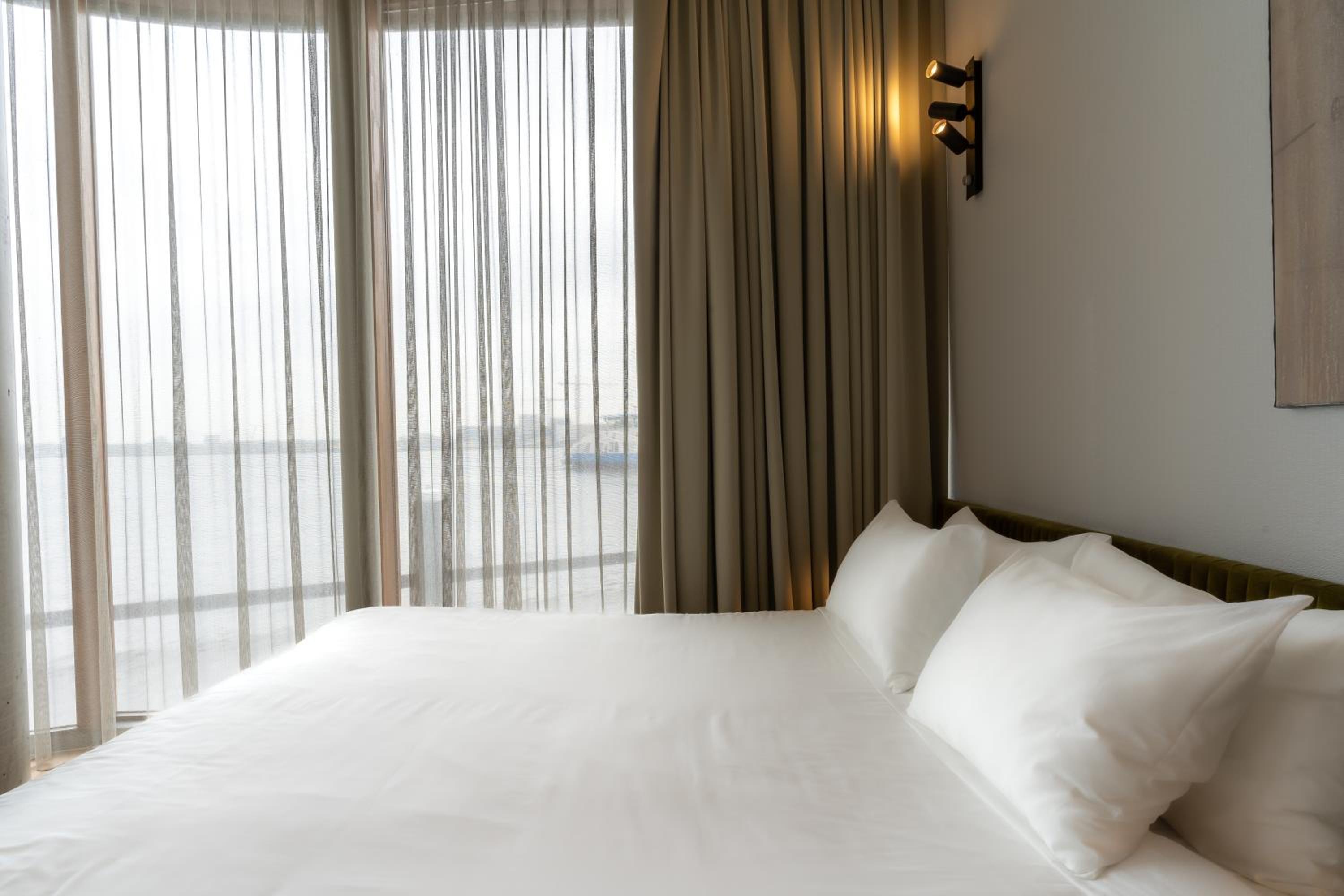 Junior Suite Double or Twin – Riverfront View