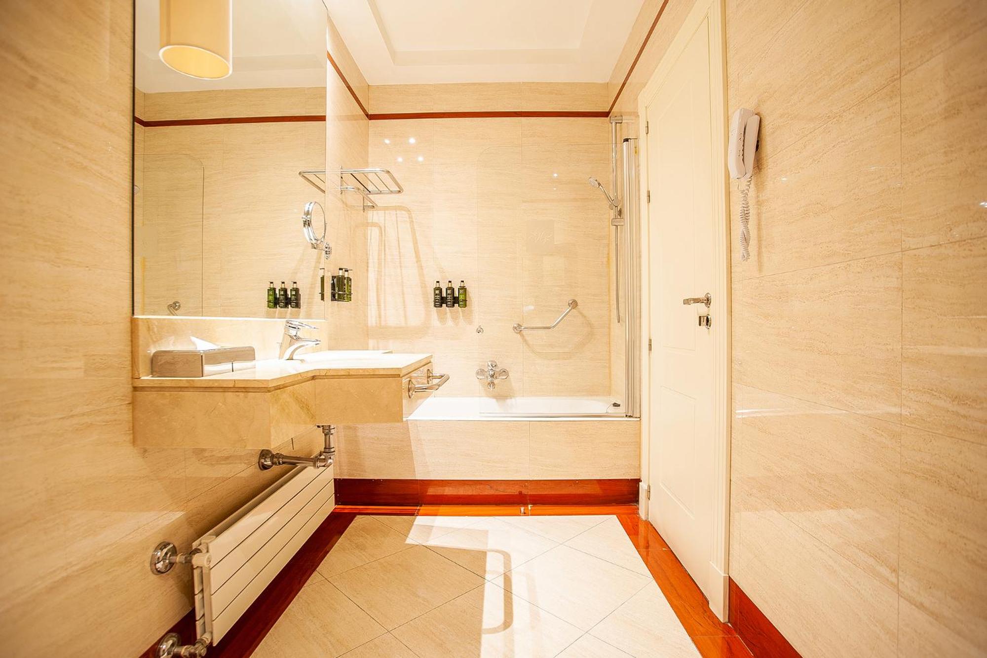 Standard Double or Twin Room with View