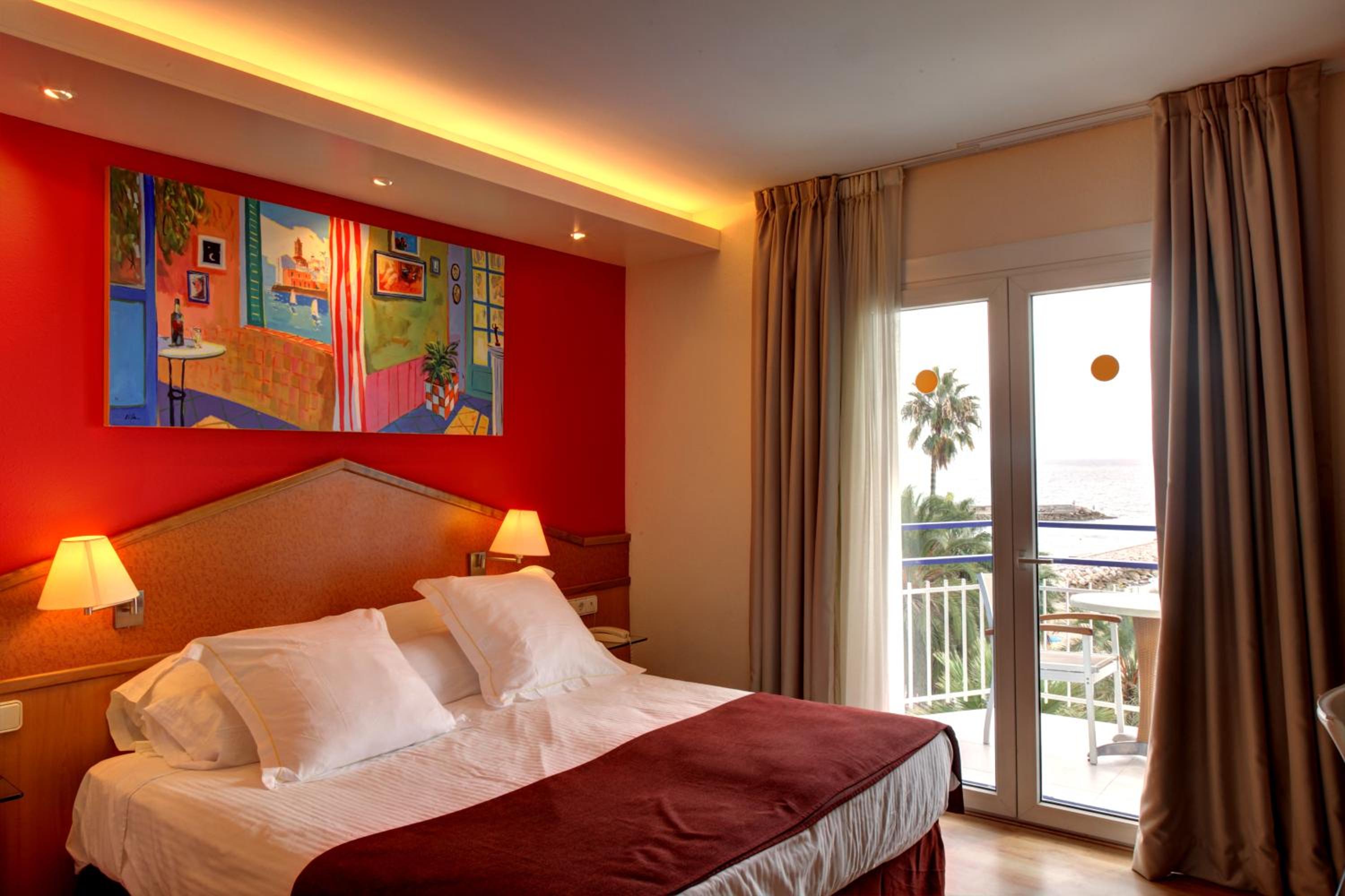 Double or Twin Room with Balcony and Sea View