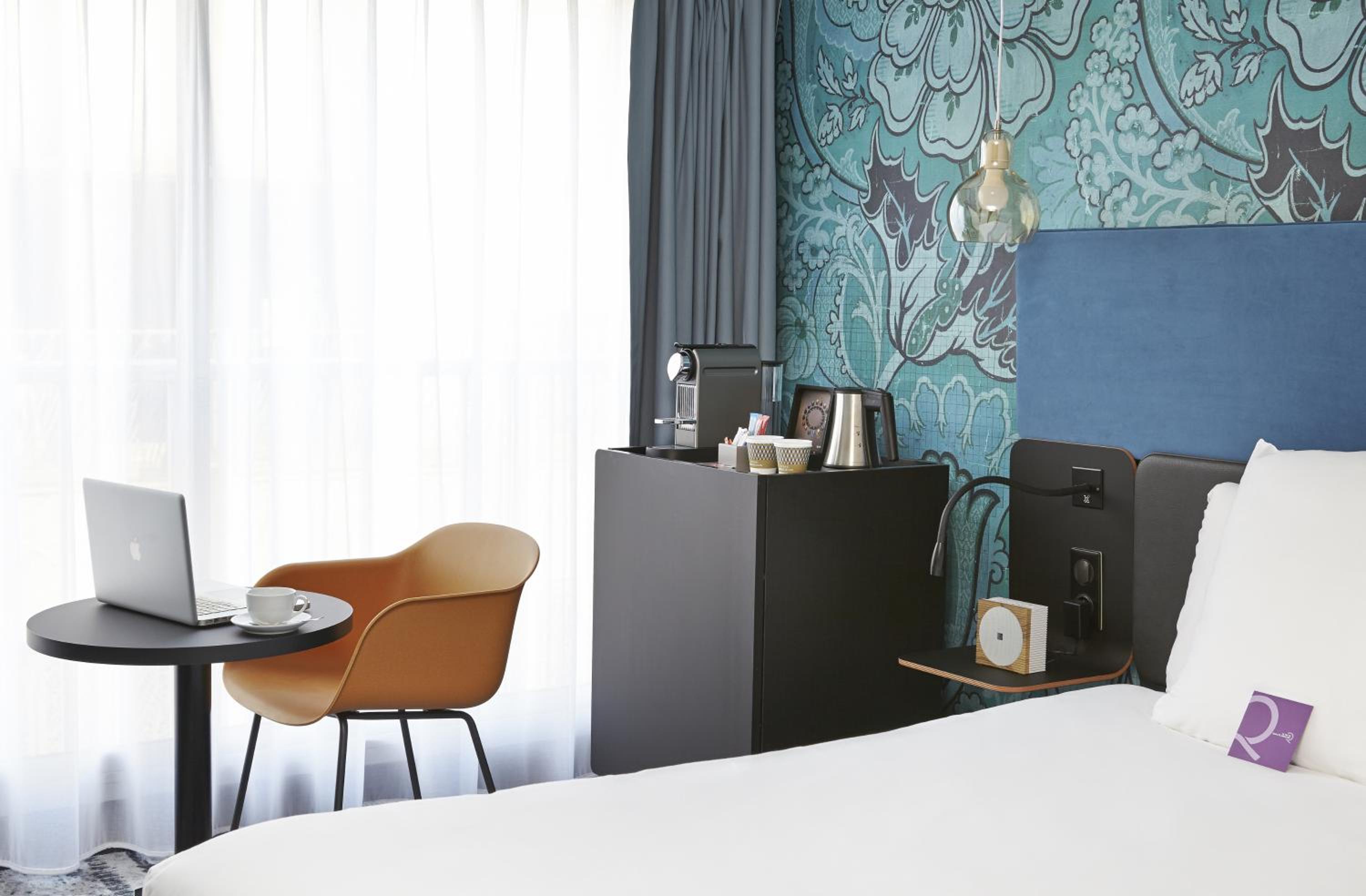 Privilege Room with large bed - nonsmoking