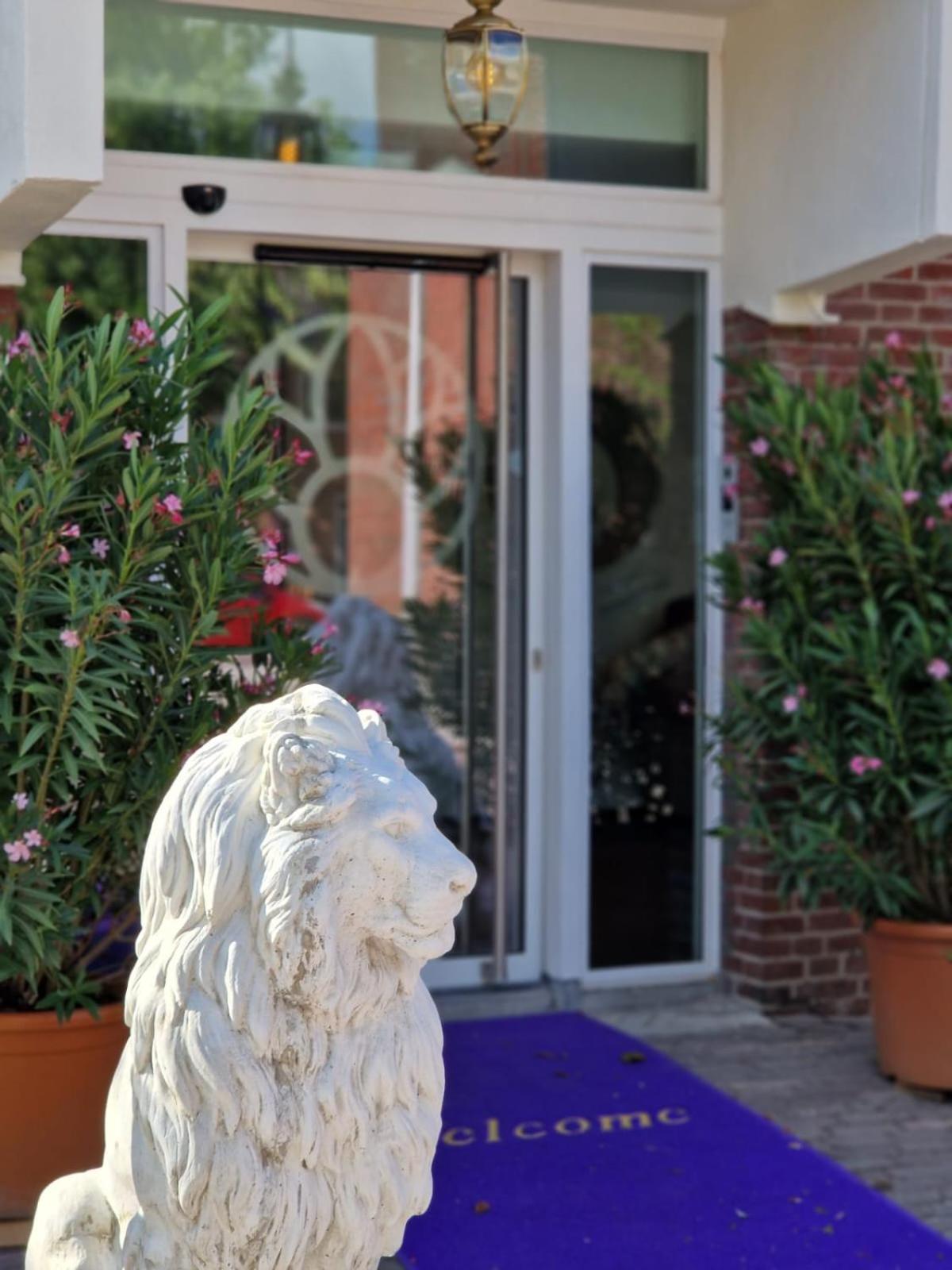 Classic Quadruple Room