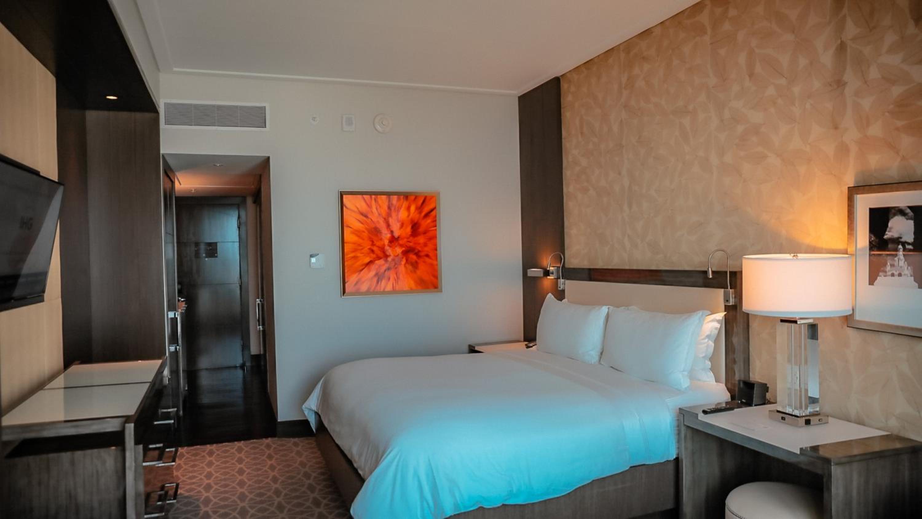 Classic King Room with Pool View