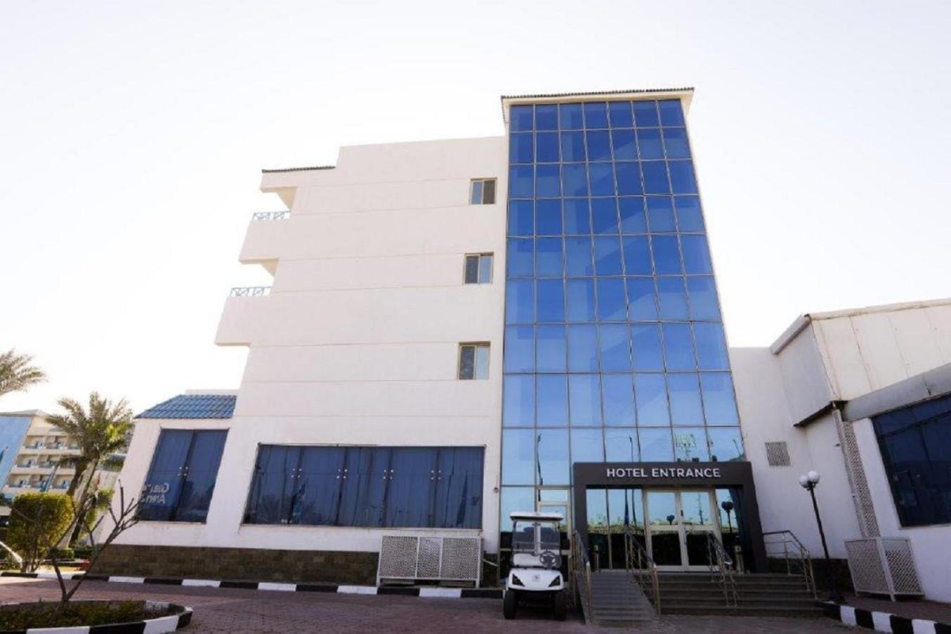 Junior Suite with Pool View