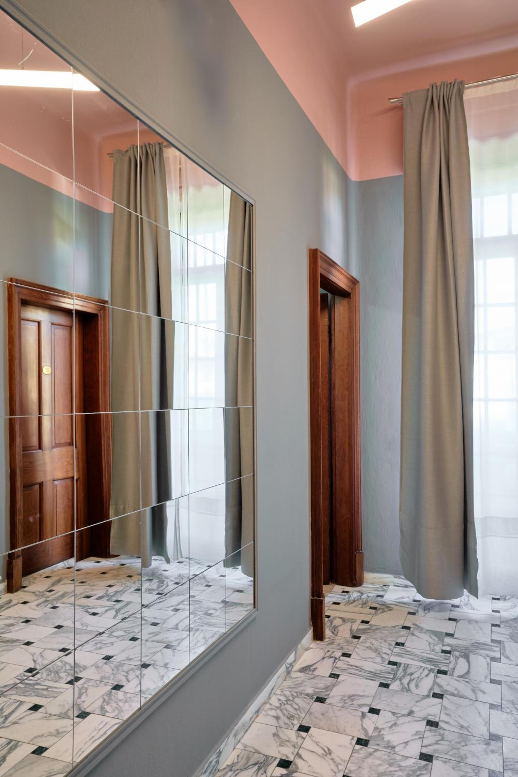 Deluxe Suite with Spa Bath