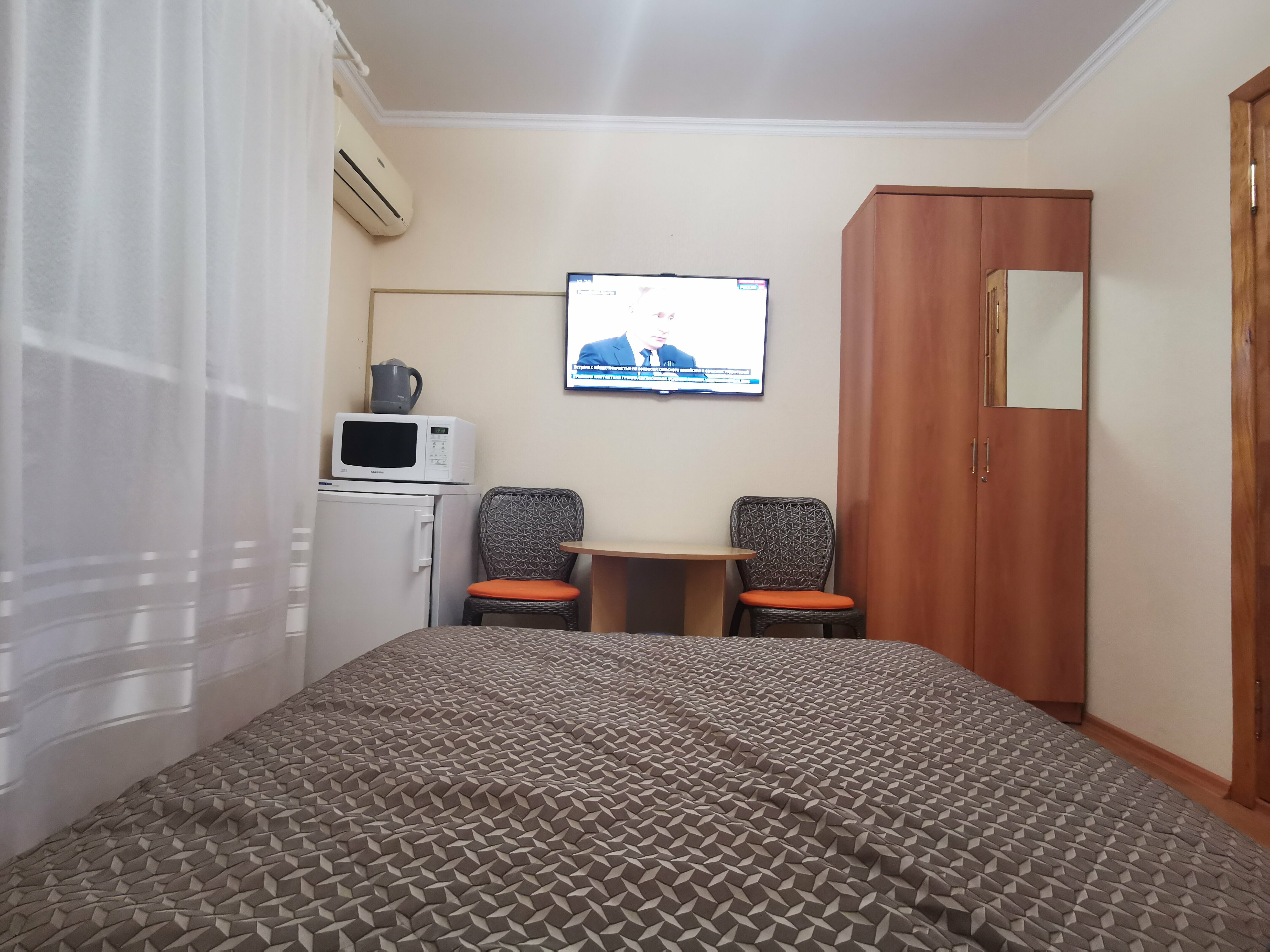 Двухместный номер с 1 кроватью и общей ванной комнатой