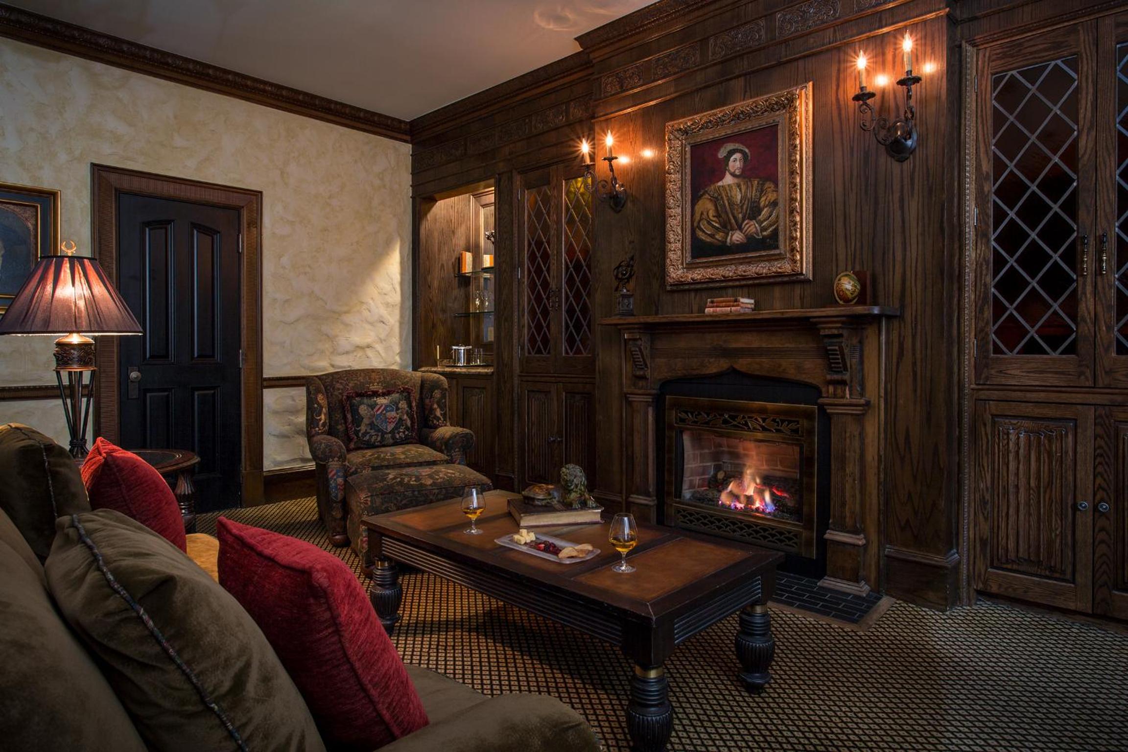 English Tudor Signature Guestroom