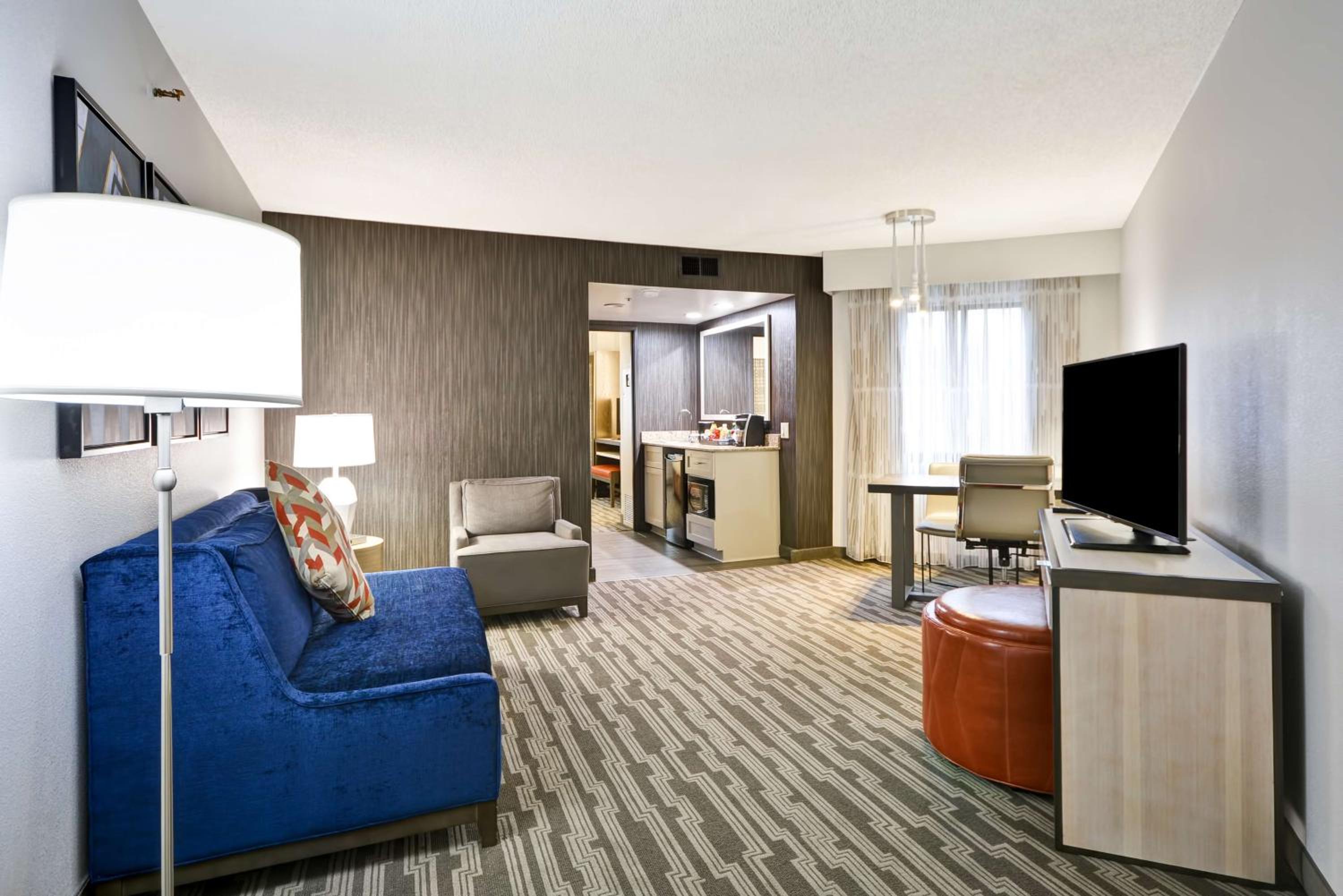 Two Room Corner Premium Suite - Non-Smoking